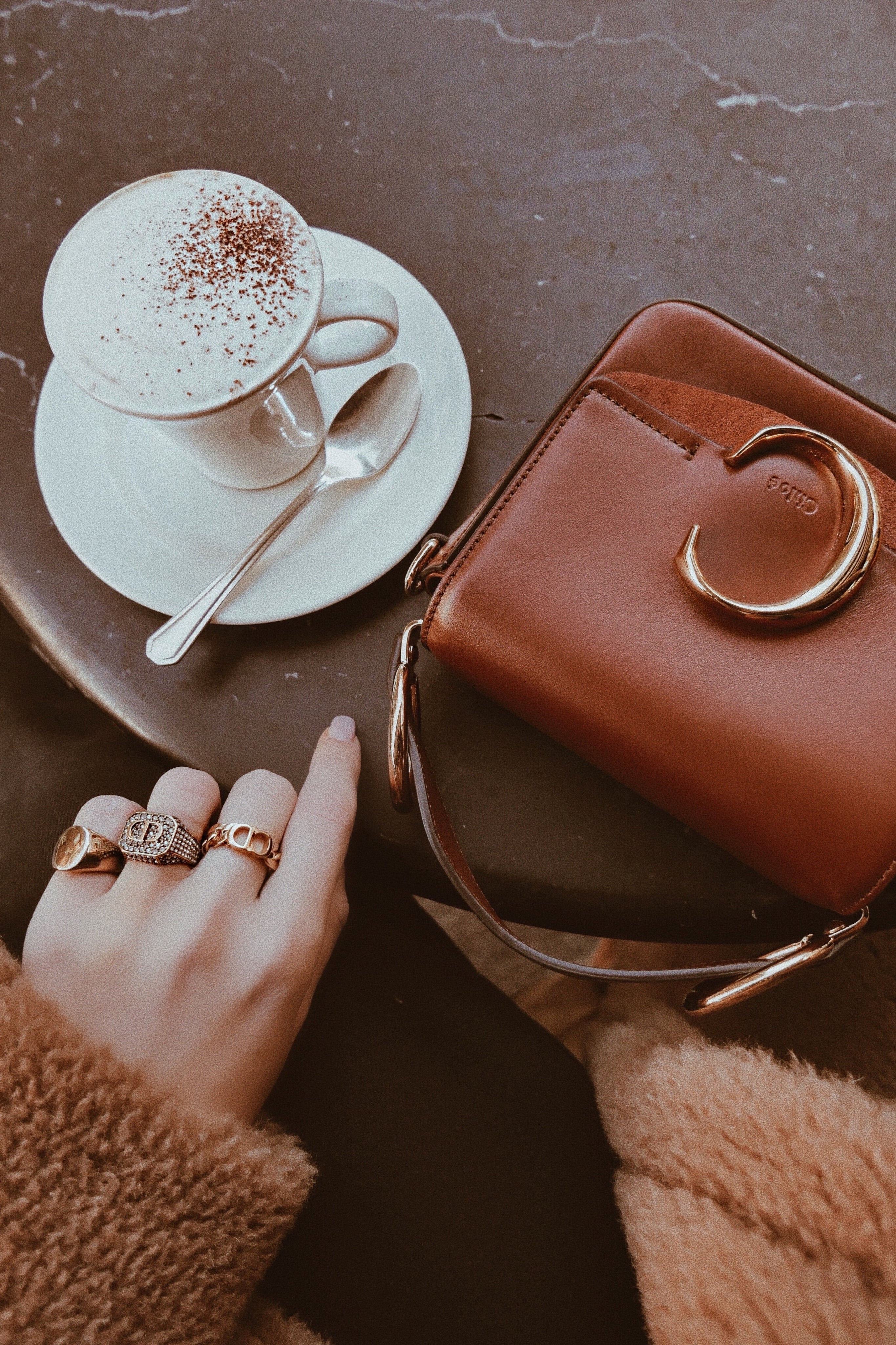 Dainty Signet Ring - Boutique Minimaliste has waterproof, durable, elegant and vintage inspired jewelry
