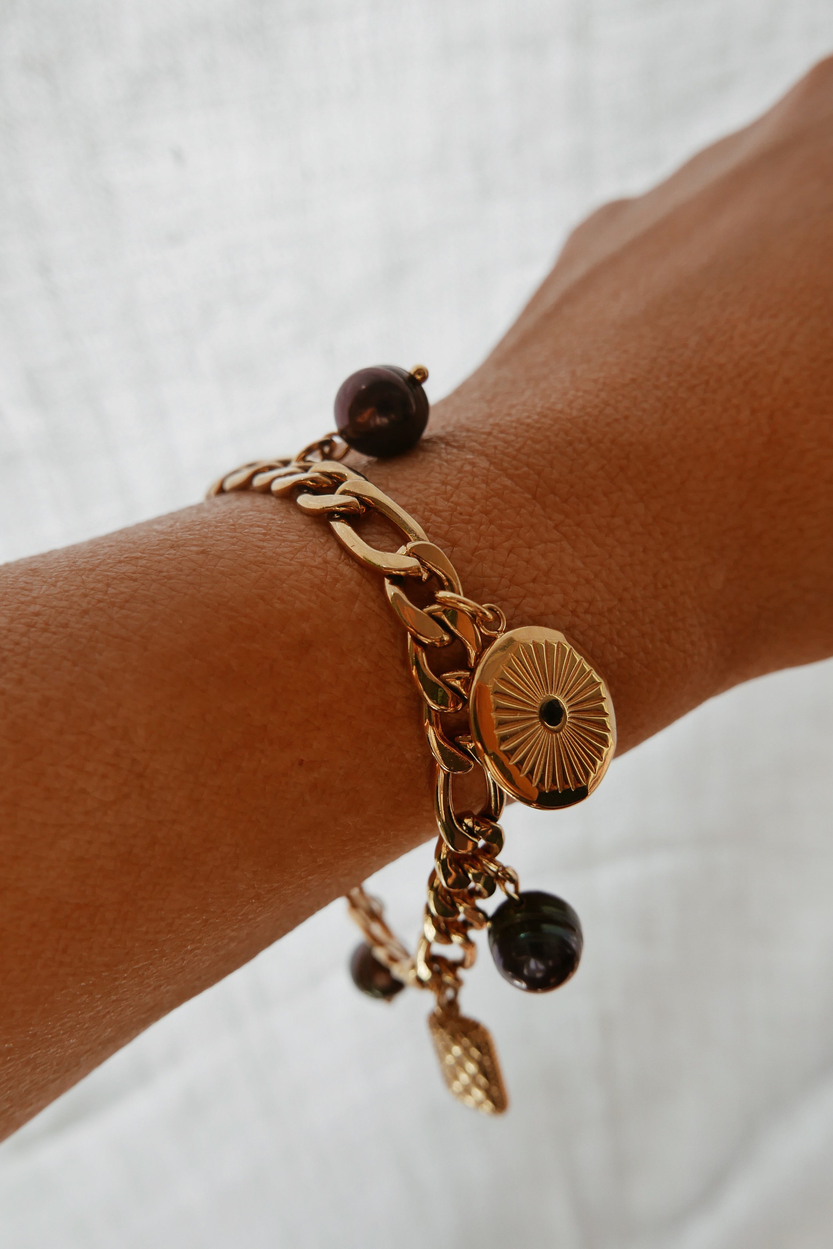 Kassandra Bracelet - Boutique Minimaliste has waterproof, durable, elegant and vintage inspired jewelry