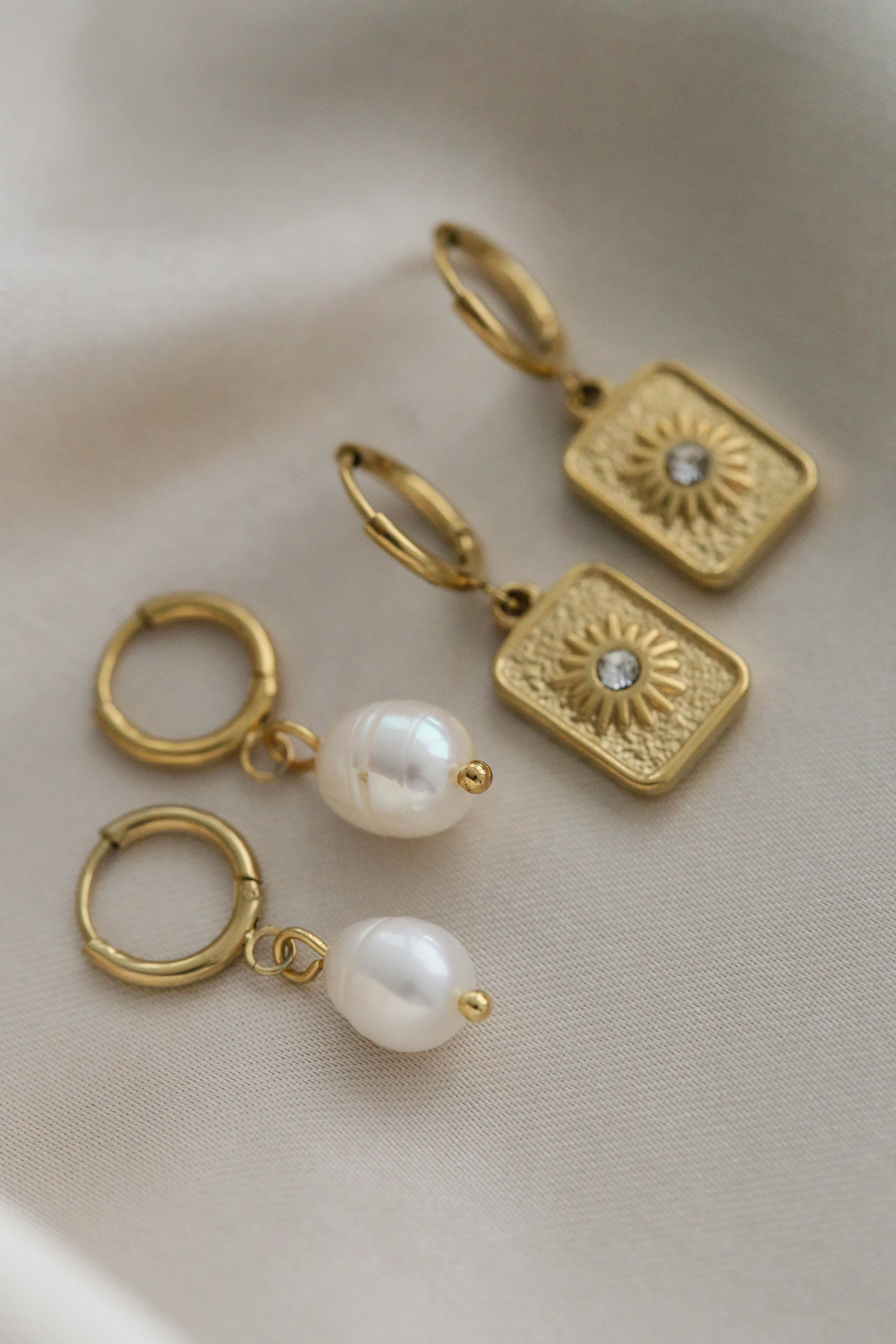 Adele Earrings - Boutique Minimaliste has waterproof, durable, elegant and vintage inspired jewelry