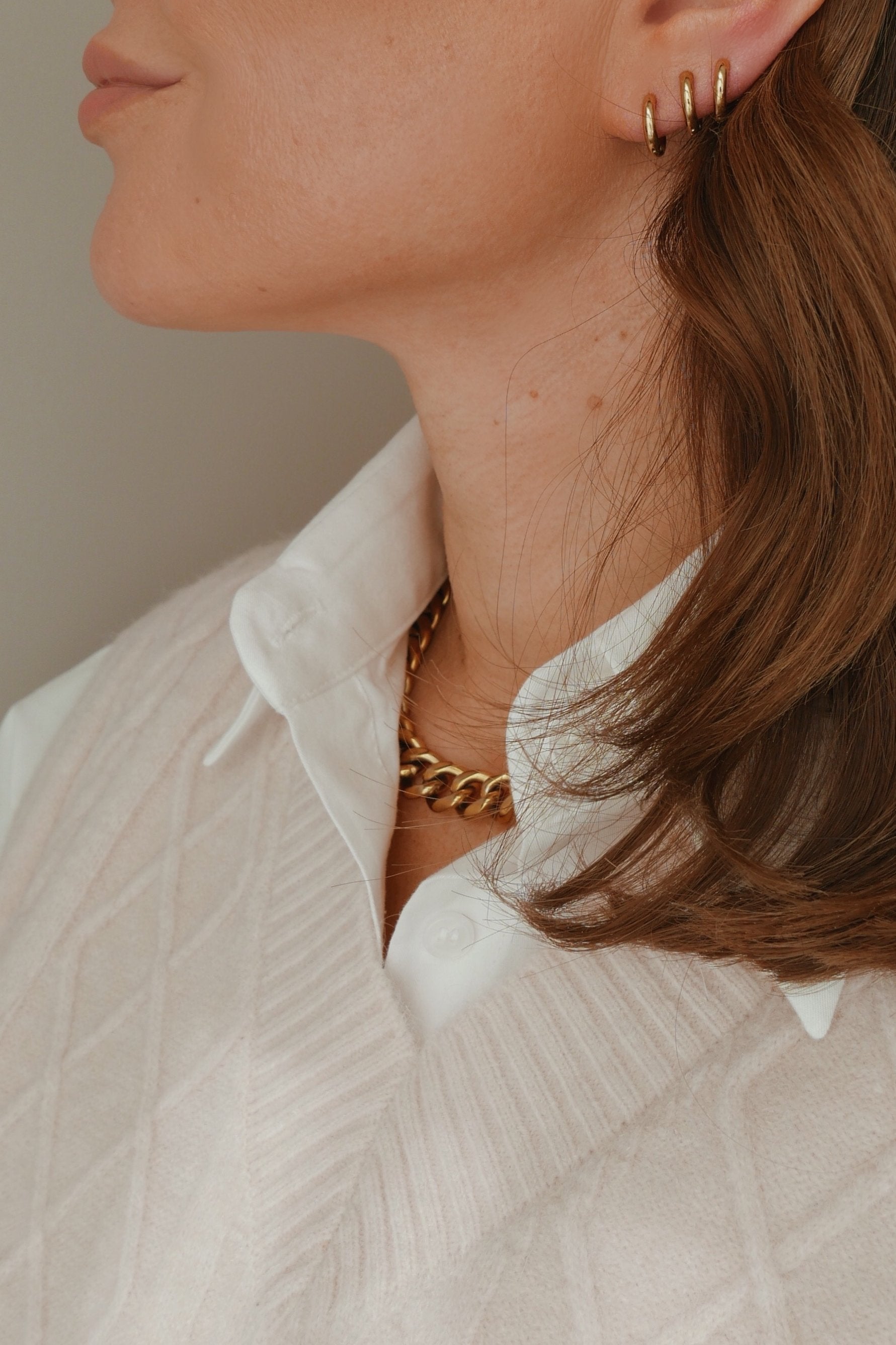 Aida Hoops - Boutique Minimaliste has waterproof, durable, elegant and vintage inspired jewelry