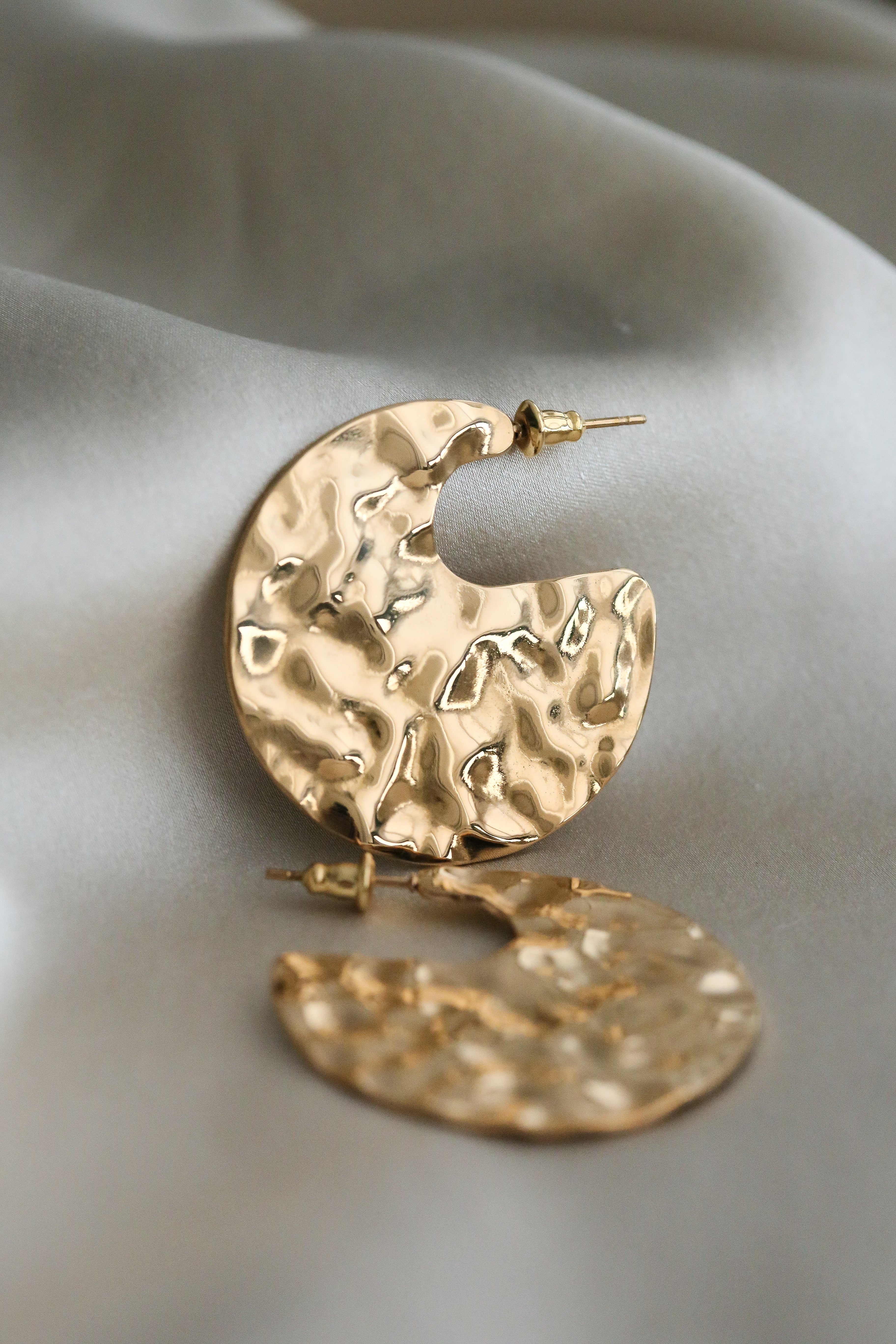 Alexandra Earrings - Boutique Minimaliste has waterproof, durable, elegant and vintage inspired jewelry