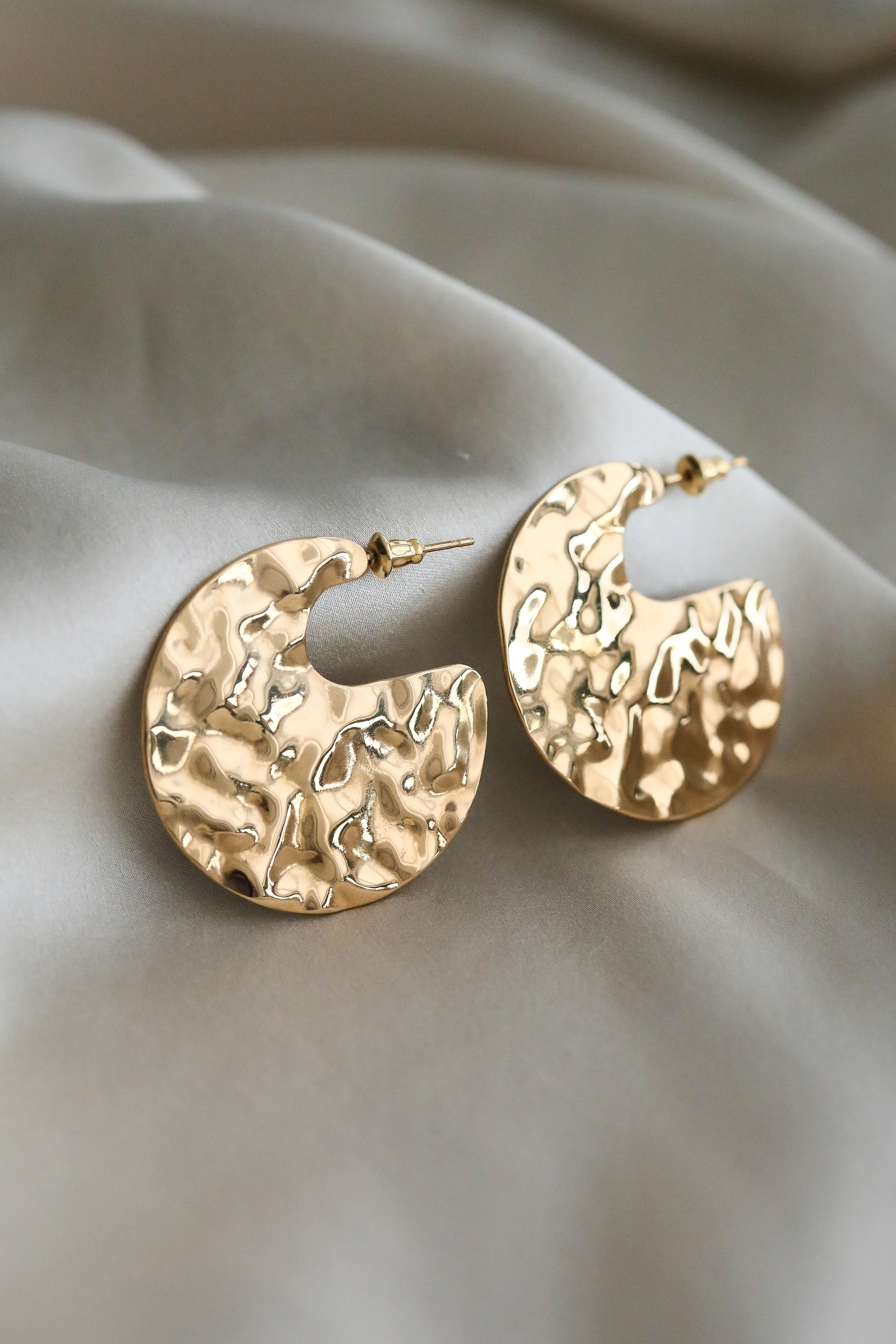Alexandra Earrings - Boutique Minimaliste has waterproof, durable, elegant and vintage inspired jewelry