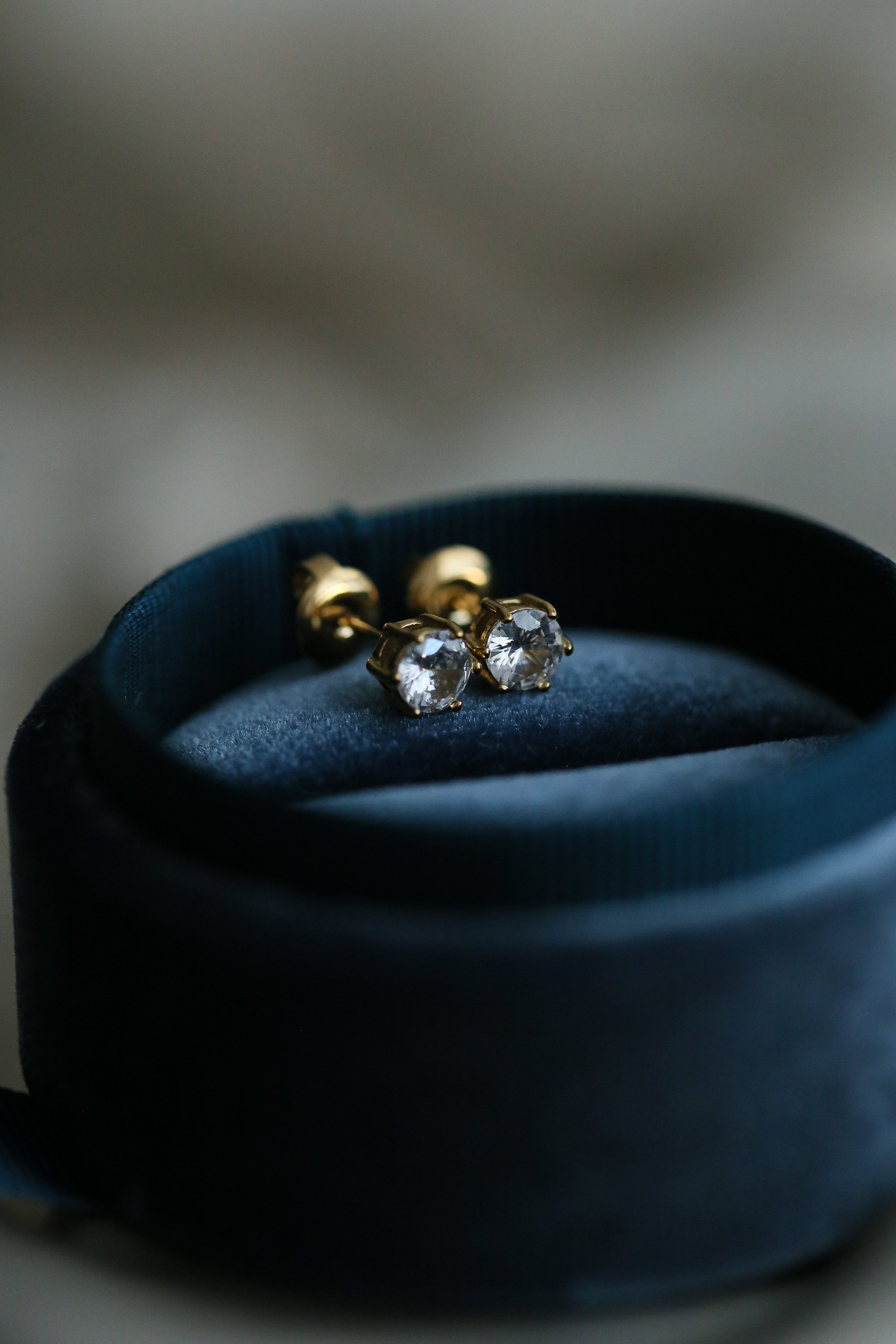 Alicia Stud Earrings - Boutique Minimaliste has waterproof, durable, elegant and vintage inspired jewelry