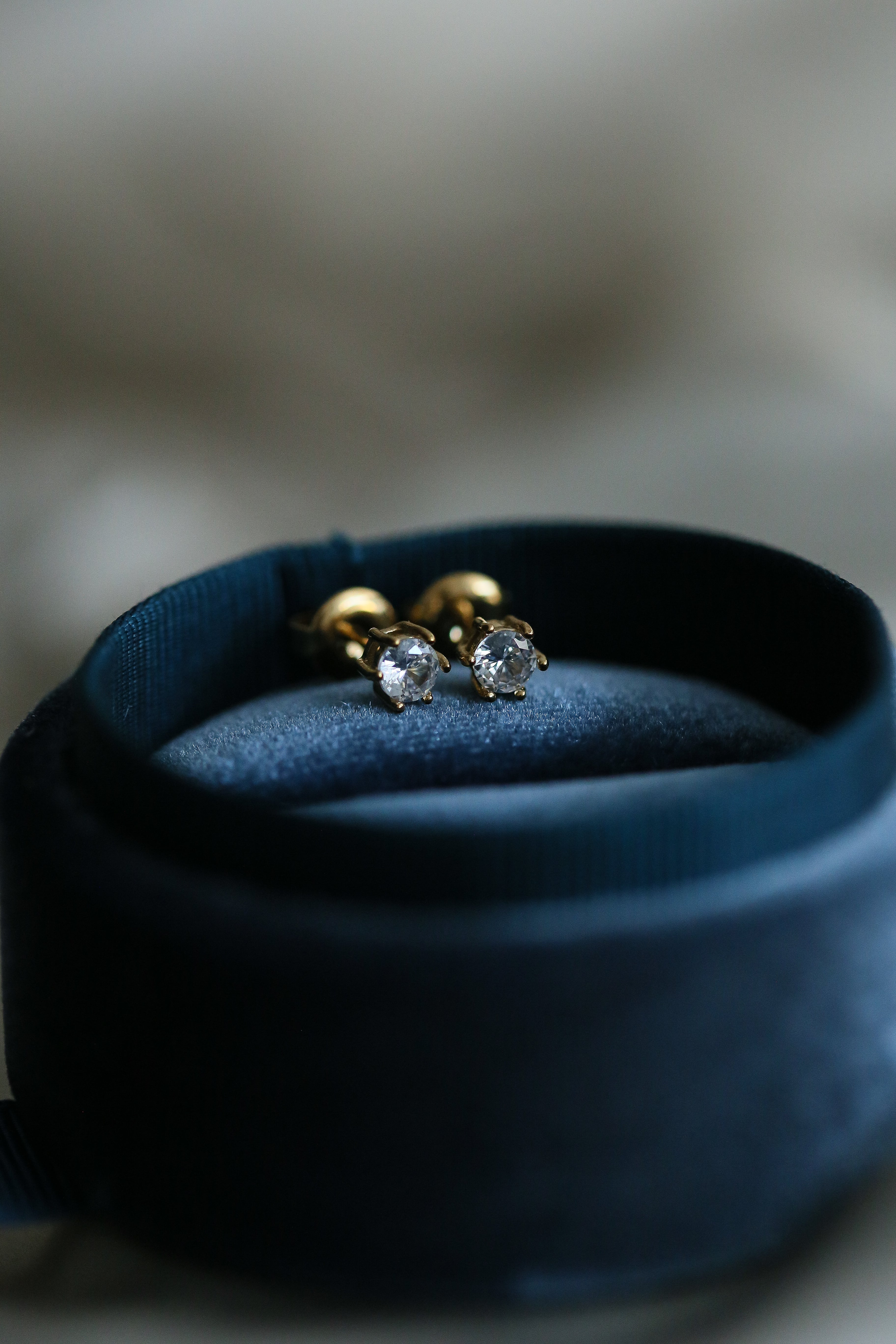 Alicia Stud Earrings - Boutique Minimaliste has waterproof, durable, elegant and vintage inspired jewelry