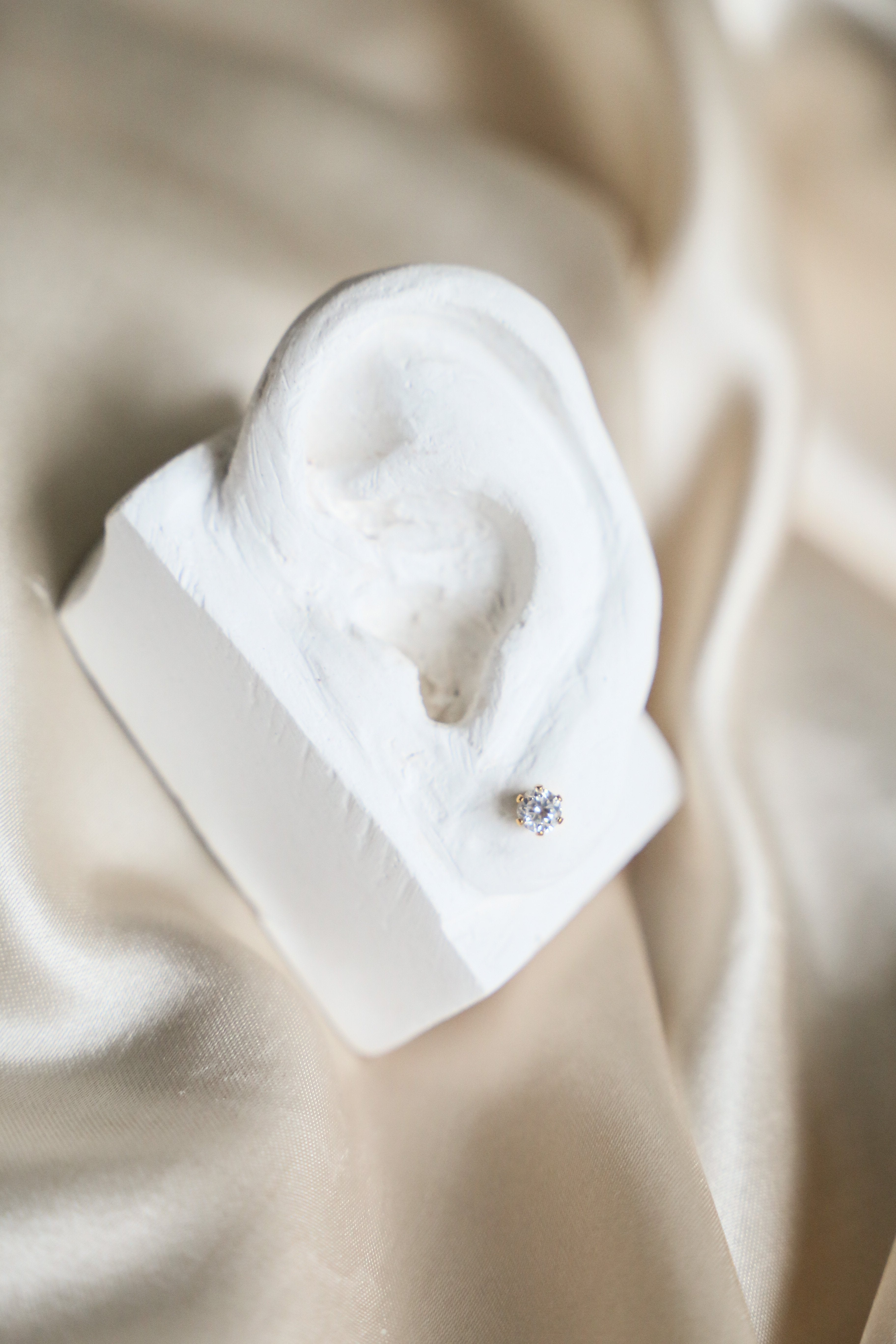 Alicia Stud Earrings - Boutique Minimaliste has waterproof, durable, elegant and vintage inspired jewelry