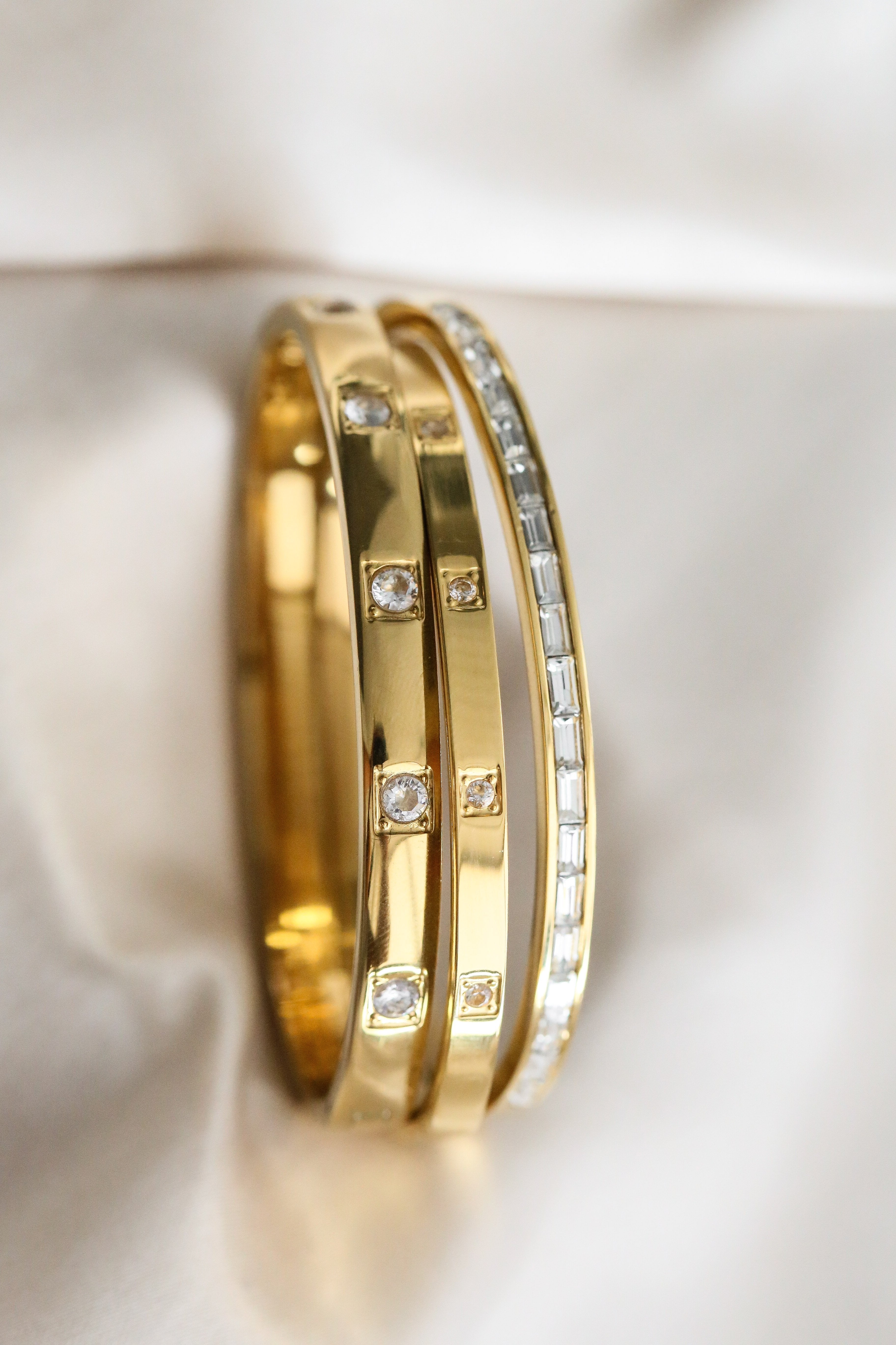 Amata Cuff - Boutique Minimaliste has waterproof, durable, elegant and vintage inspired jewelry