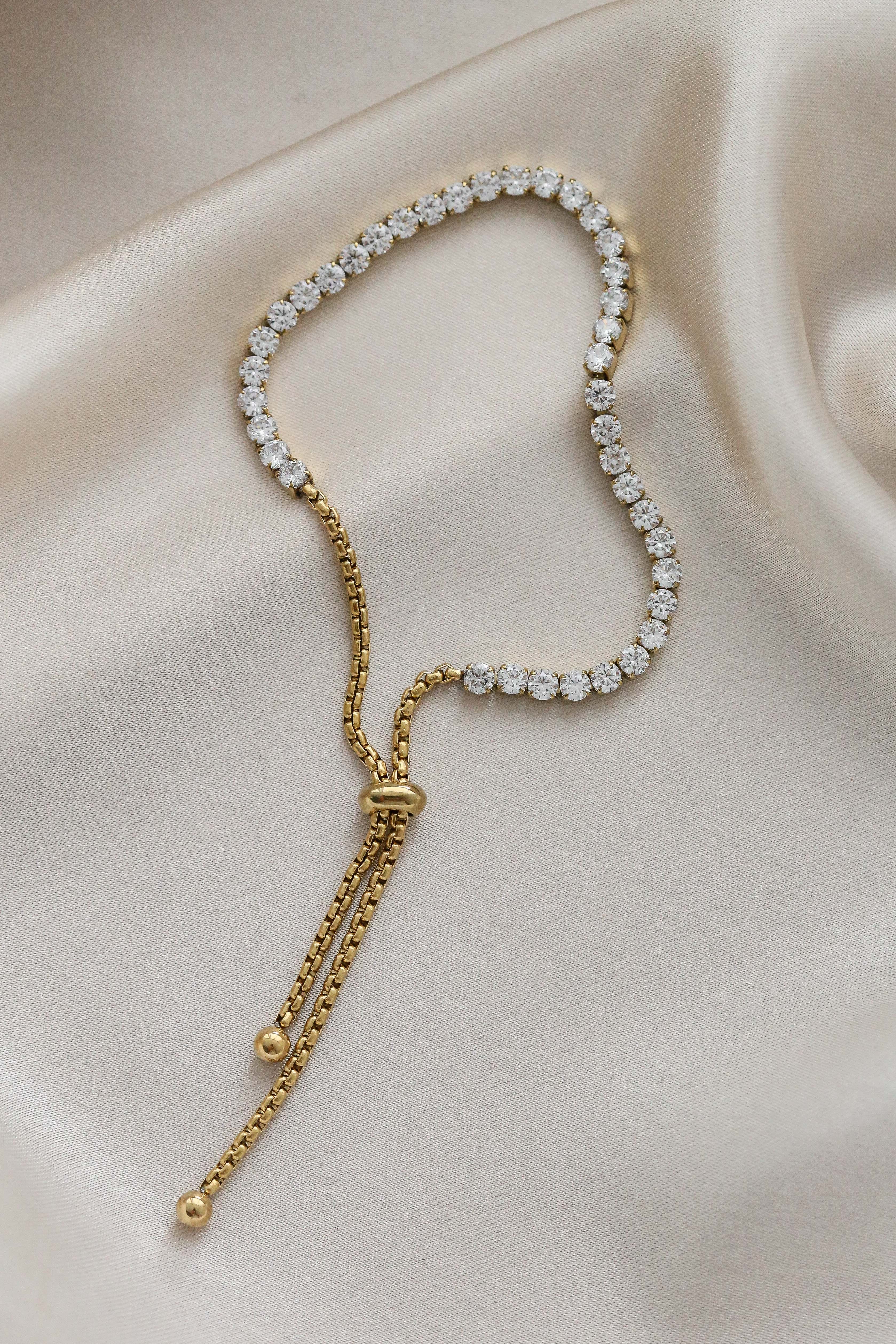 Angela Bracelet - Boutique Minimaliste has waterproof, durable, elegant and vintage inspired jewelry