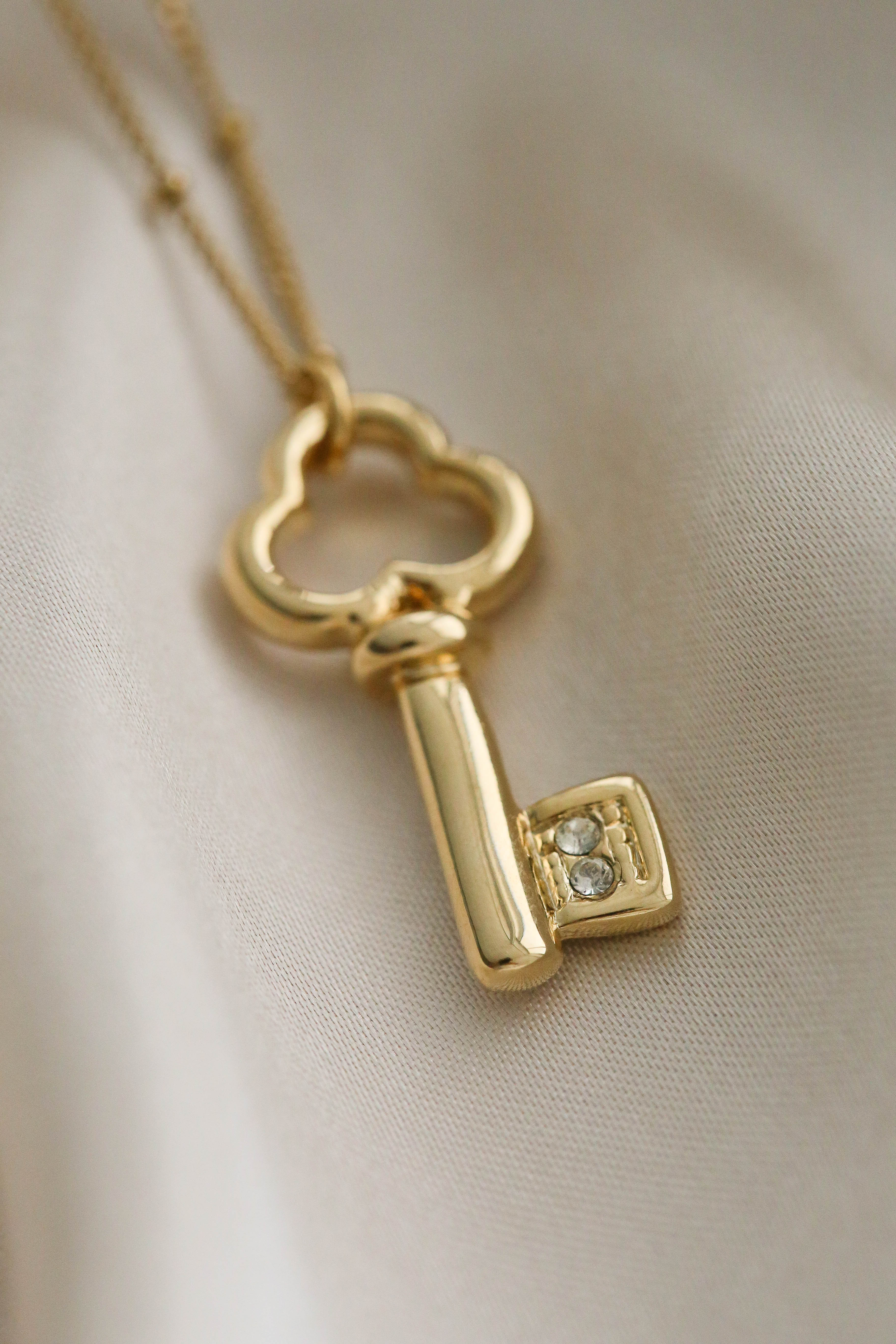 Azzura Necklace - Boutique Minimaliste has waterproof, durable, elegant and vintage inspired jewelry