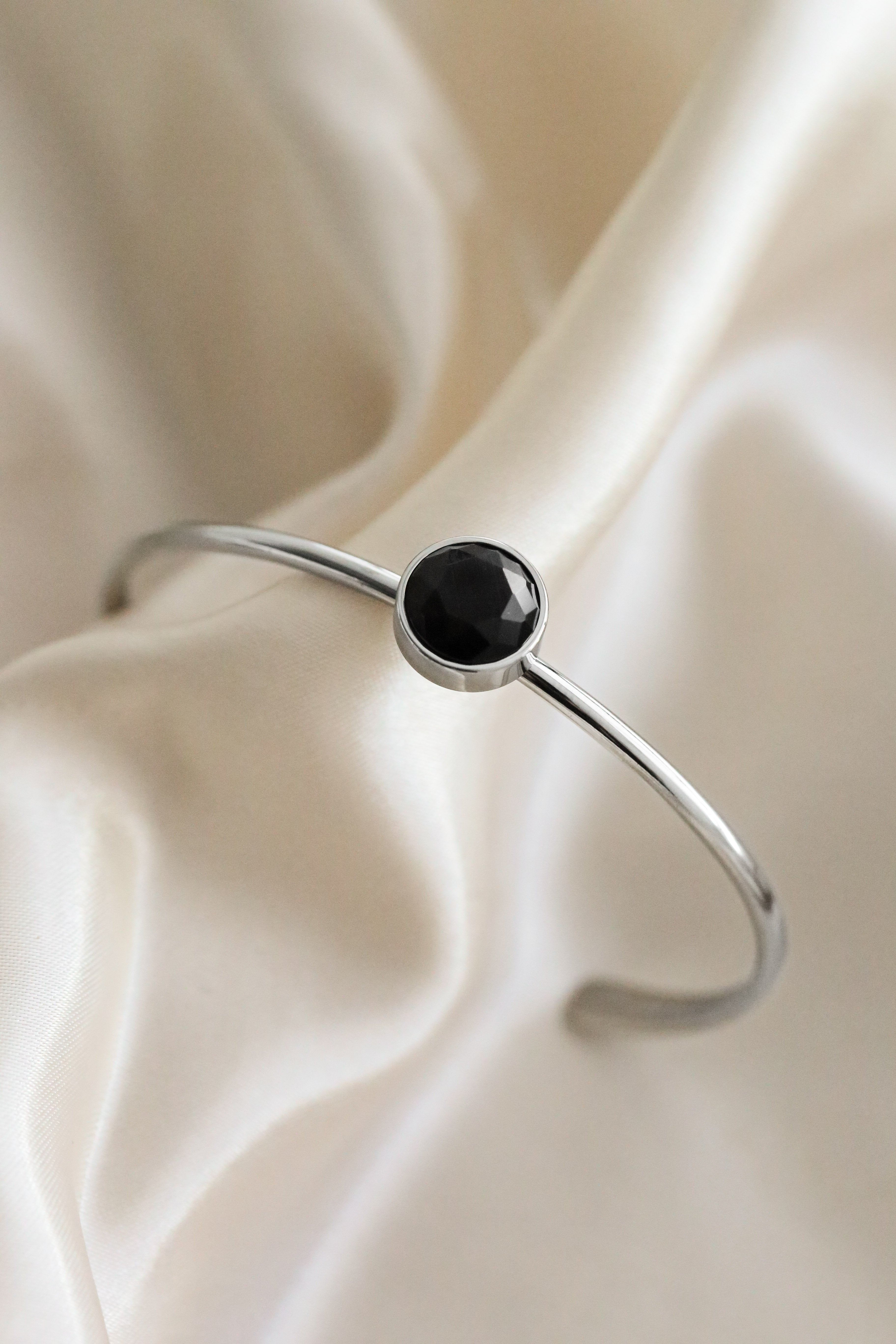 Baia Cuff - Boutique Minimaliste has waterproof, durable, elegant and vintage inspired jewelry