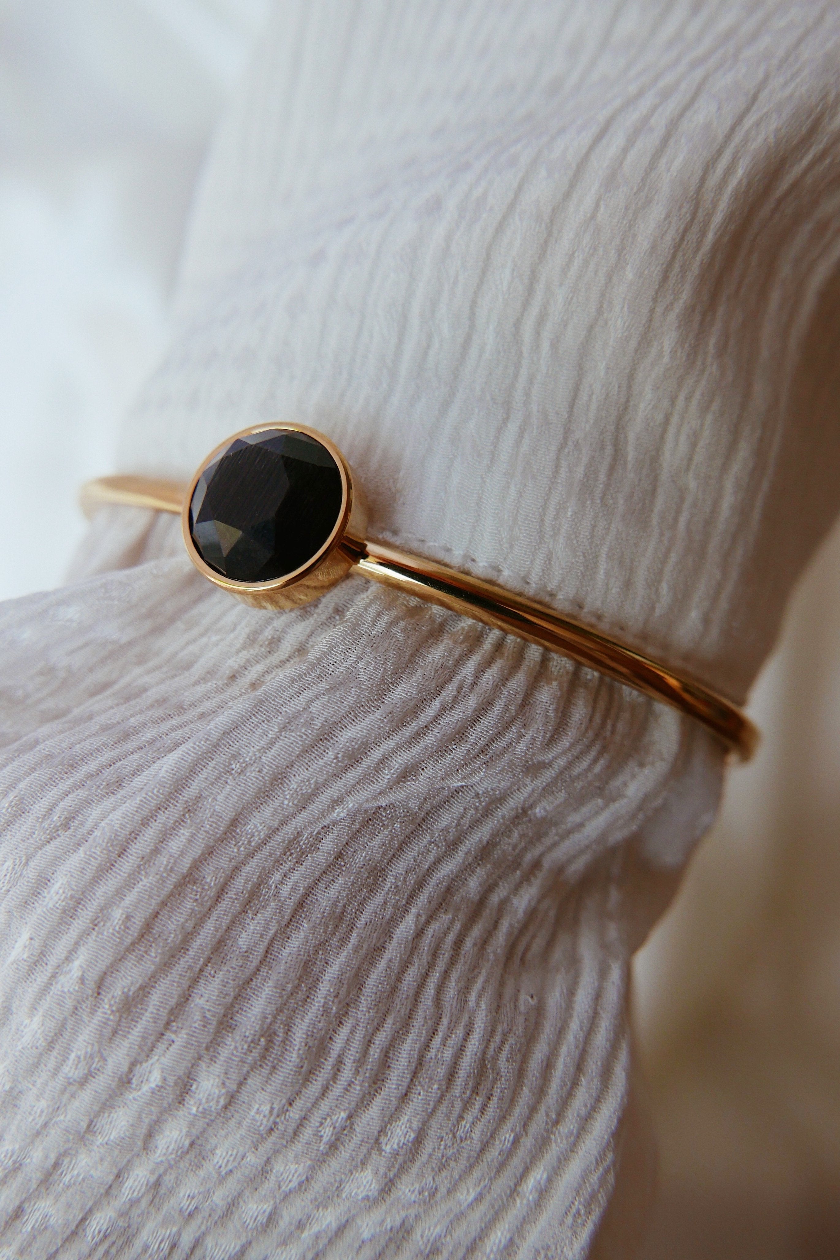 Baia Cuff - Boutique Minimaliste has waterproof, durable, elegant and vintage inspired jewelry