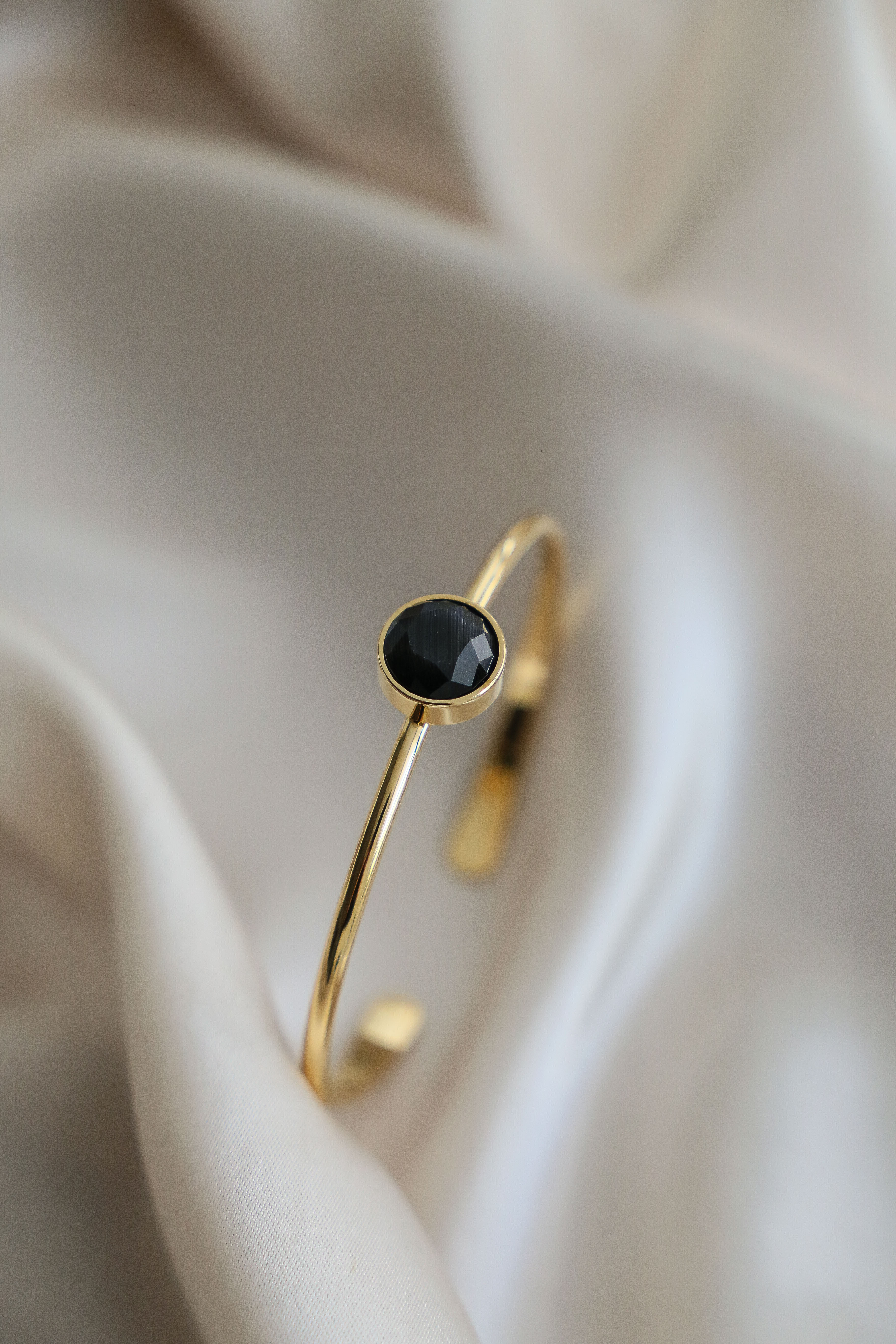Baia Cuff - Boutique Minimaliste has waterproof, durable, elegant and vintage inspired jewelry