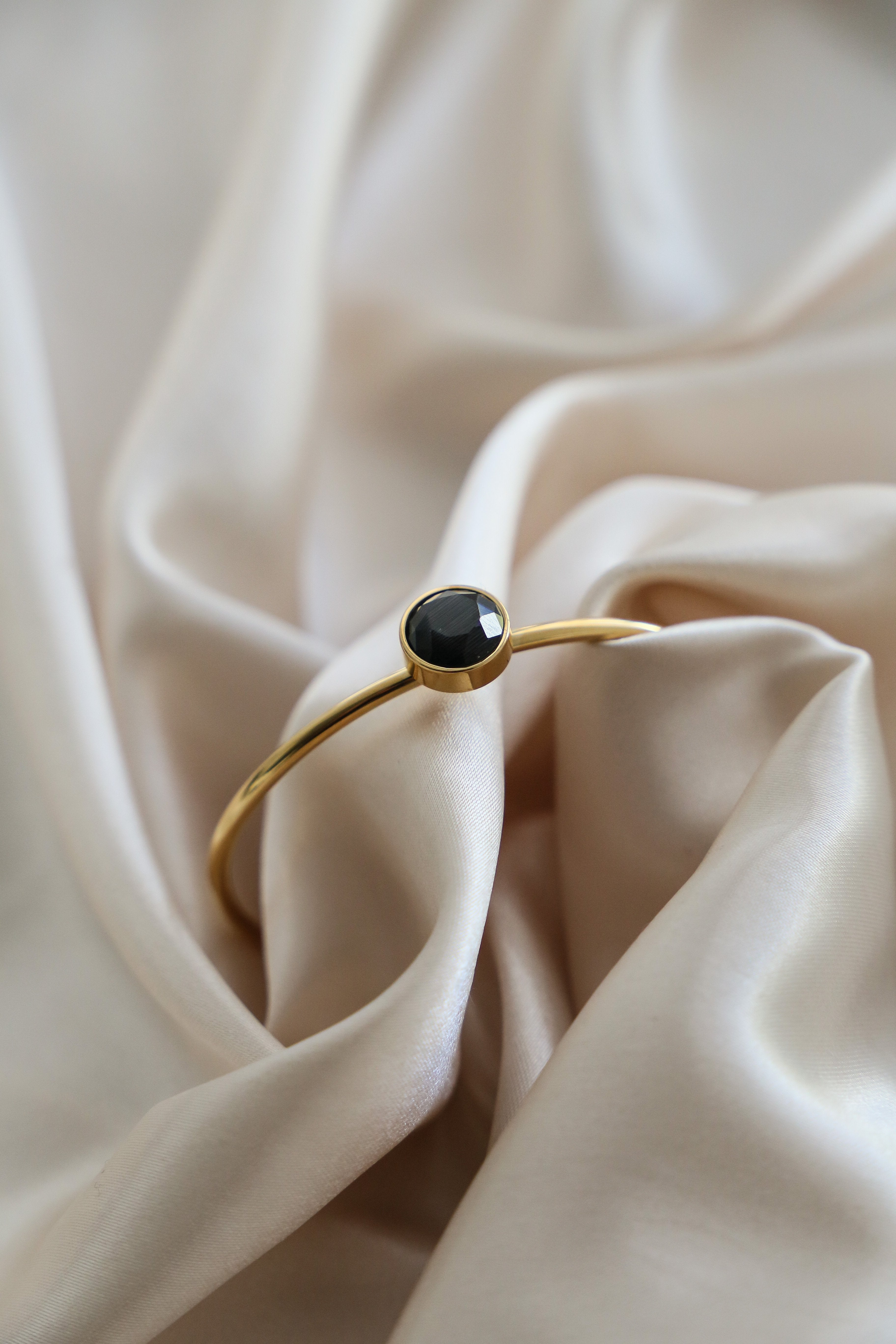 Baia Cuff - Boutique Minimaliste has waterproof, durable, elegant and vintage inspired jewelry