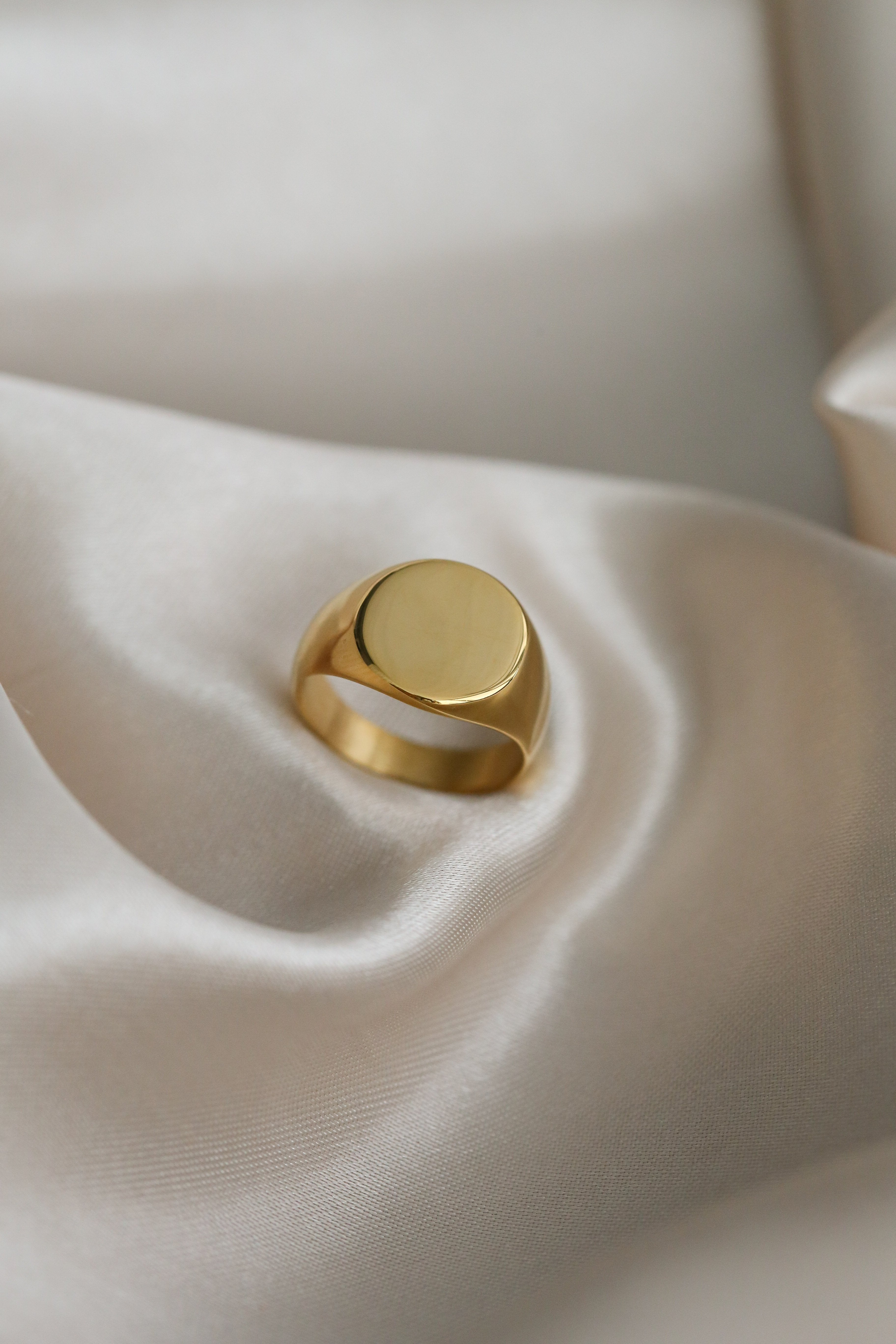 Barbi Pinky Ring - Boutique Minimaliste has waterproof, durable, elegant and vintage inspired jewelry