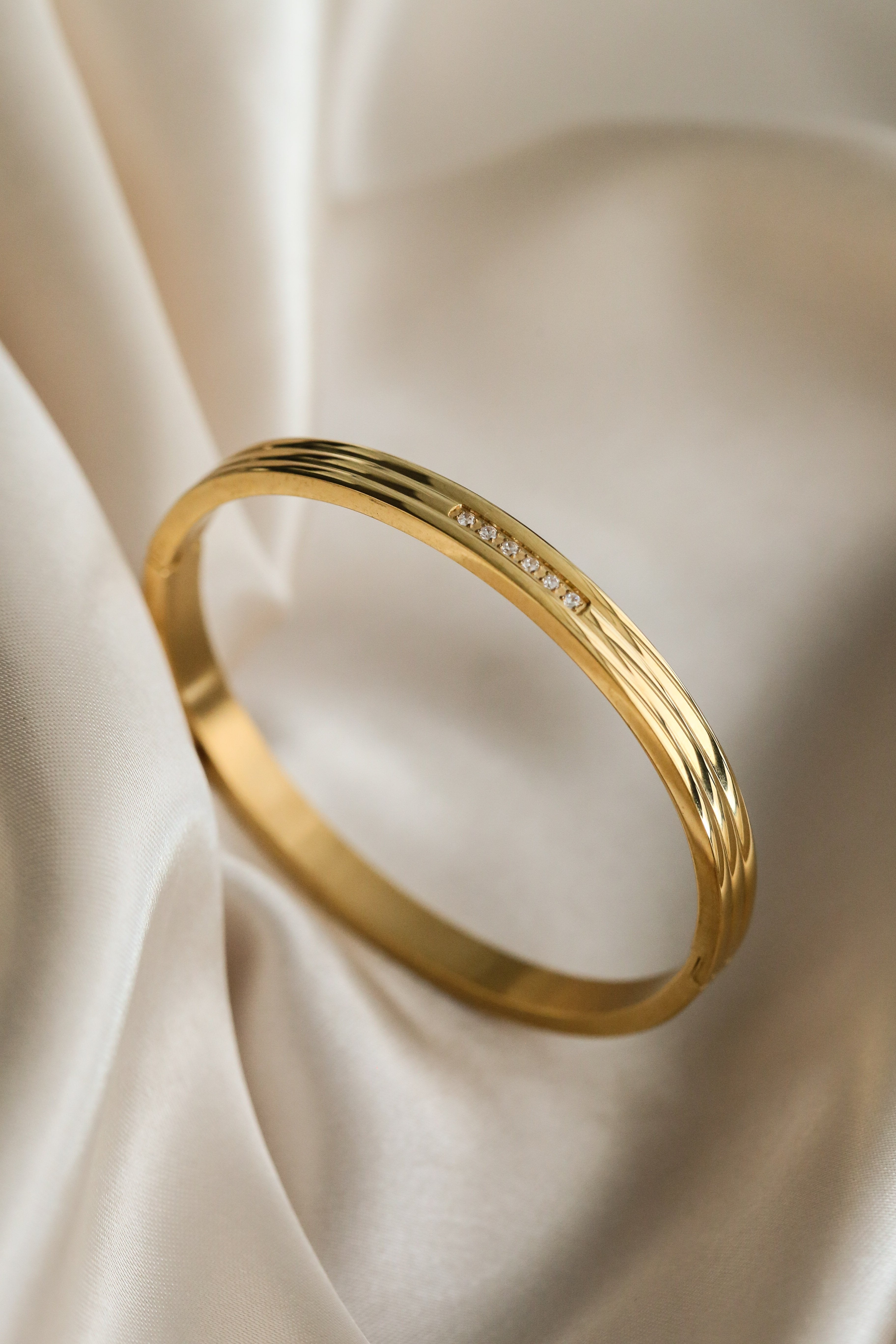 Bentley Cuff - Boutique Minimaliste has waterproof, durable, elegant and vintage inspired jewelry