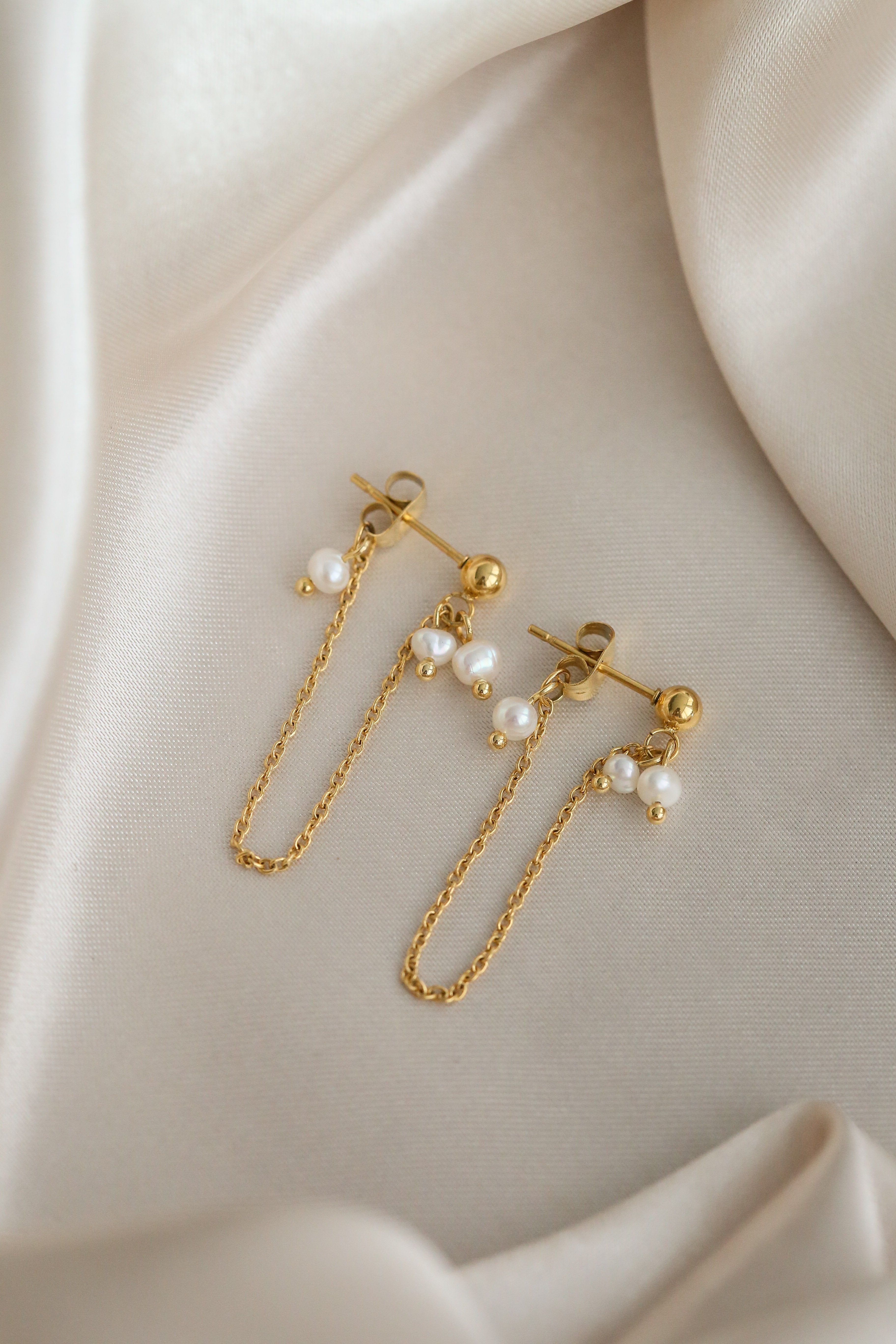 Blanche Earrings - Boutique Minimaliste has waterproof, durable, elegant and vintage inspired jewelry