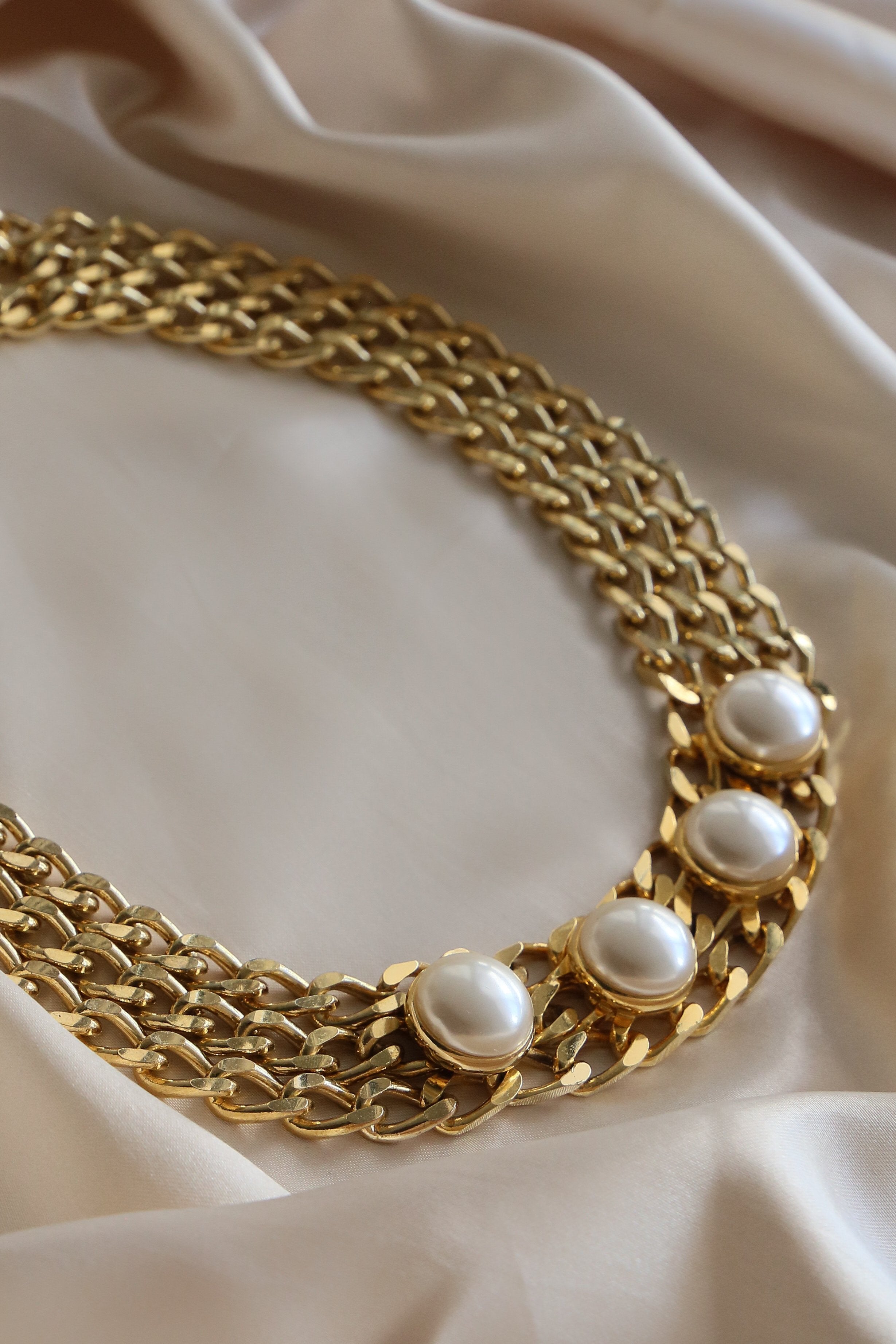 Bright Necklace - Boutique Minimaliste has waterproof, durable, elegant and vintage inspired jewelry