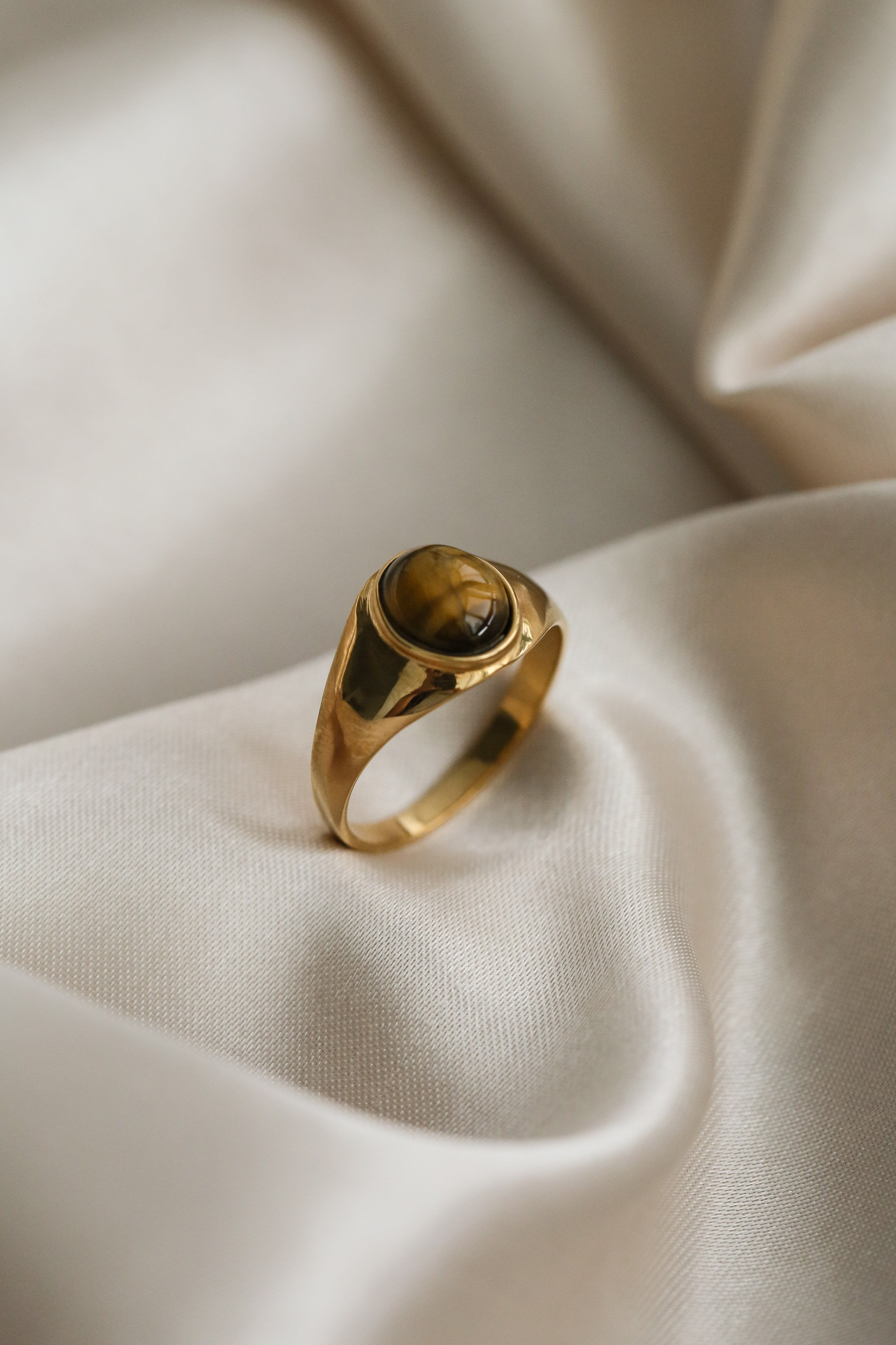 Brooke Ring - Boutique Minimaliste has waterproof, durable, elegant and vintage inspired jewelry