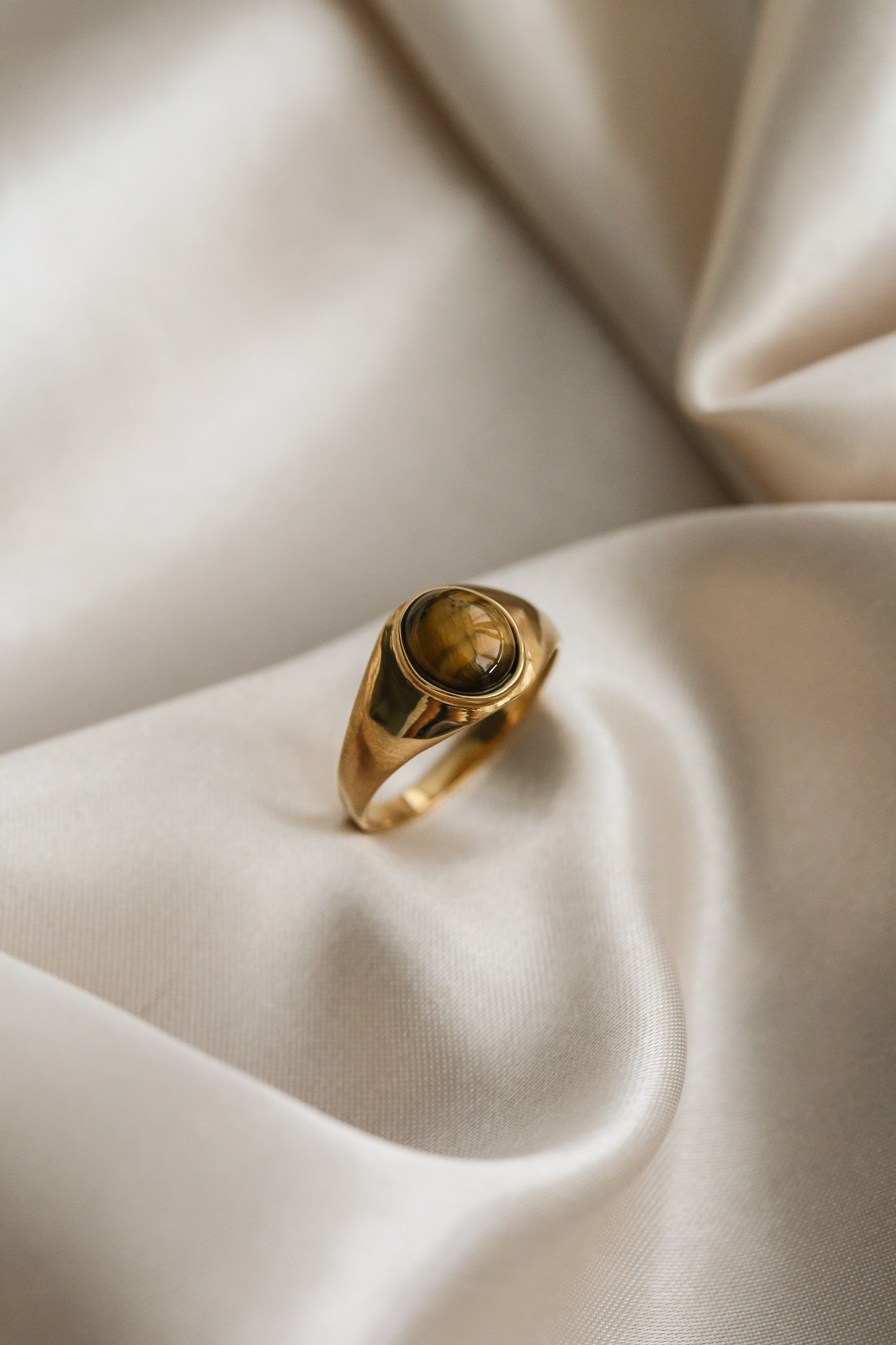 Brooke Ring - Boutique Minimaliste has waterproof, durable, elegant and vintage inspired jewelry