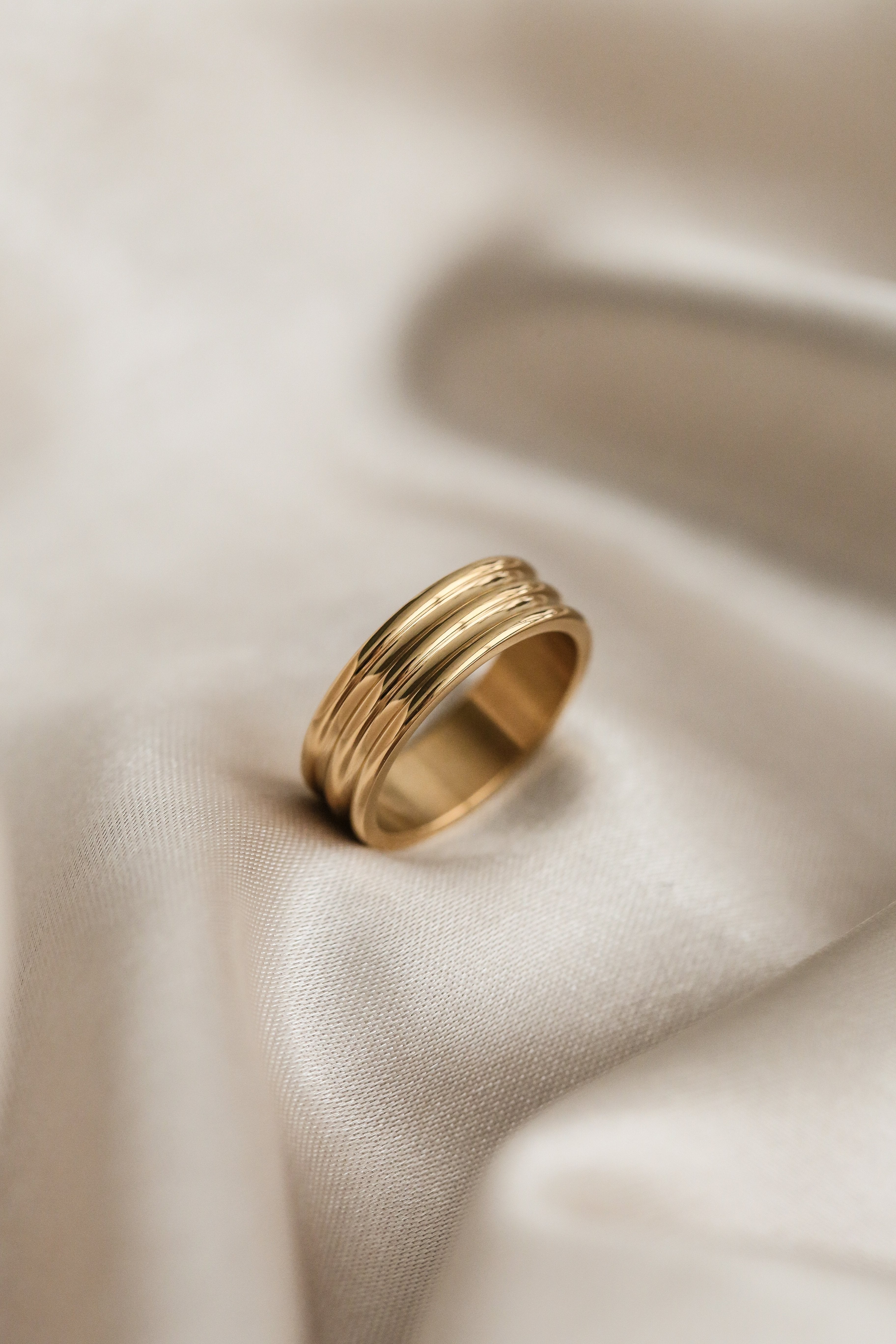 Carly Ring - Boutique Minimaliste has waterproof, durable, elegant and vintage inspired jewelry