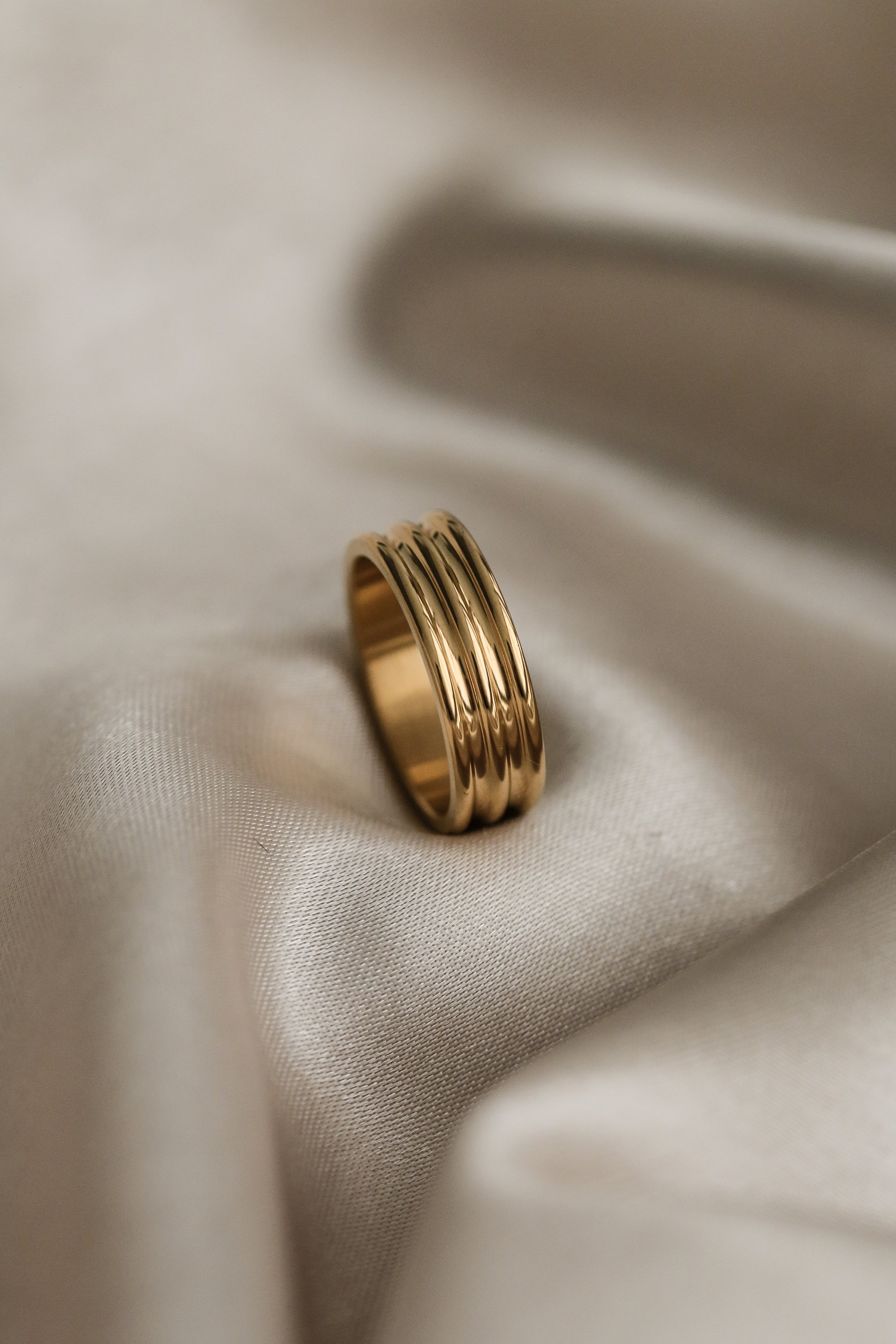 Carly Ring - Boutique Minimaliste has waterproof, durable, elegant and vintage inspired jewelry