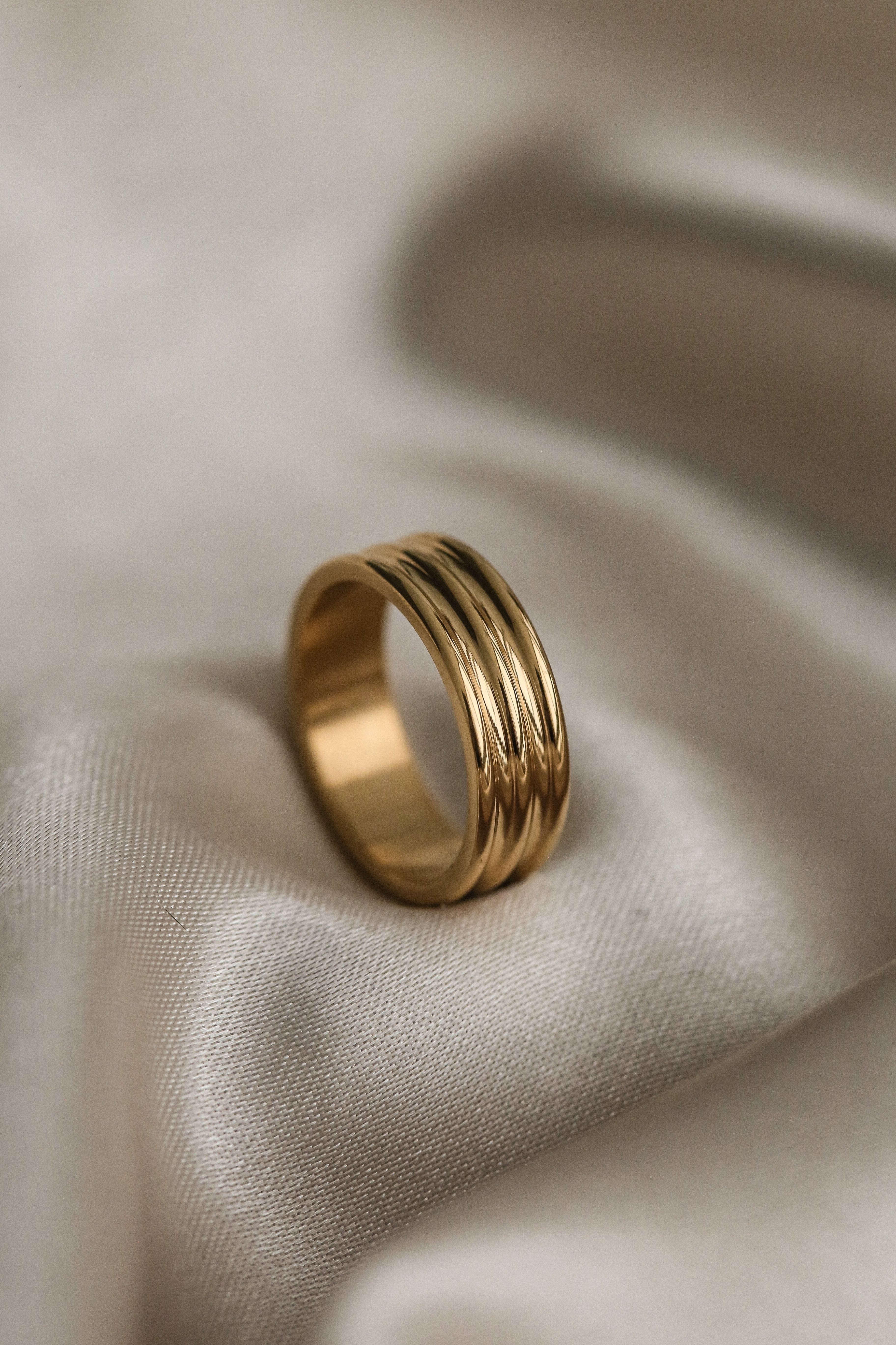 Carly Ring - Boutique Minimaliste has waterproof, durable, elegant and vintage inspired jewelry