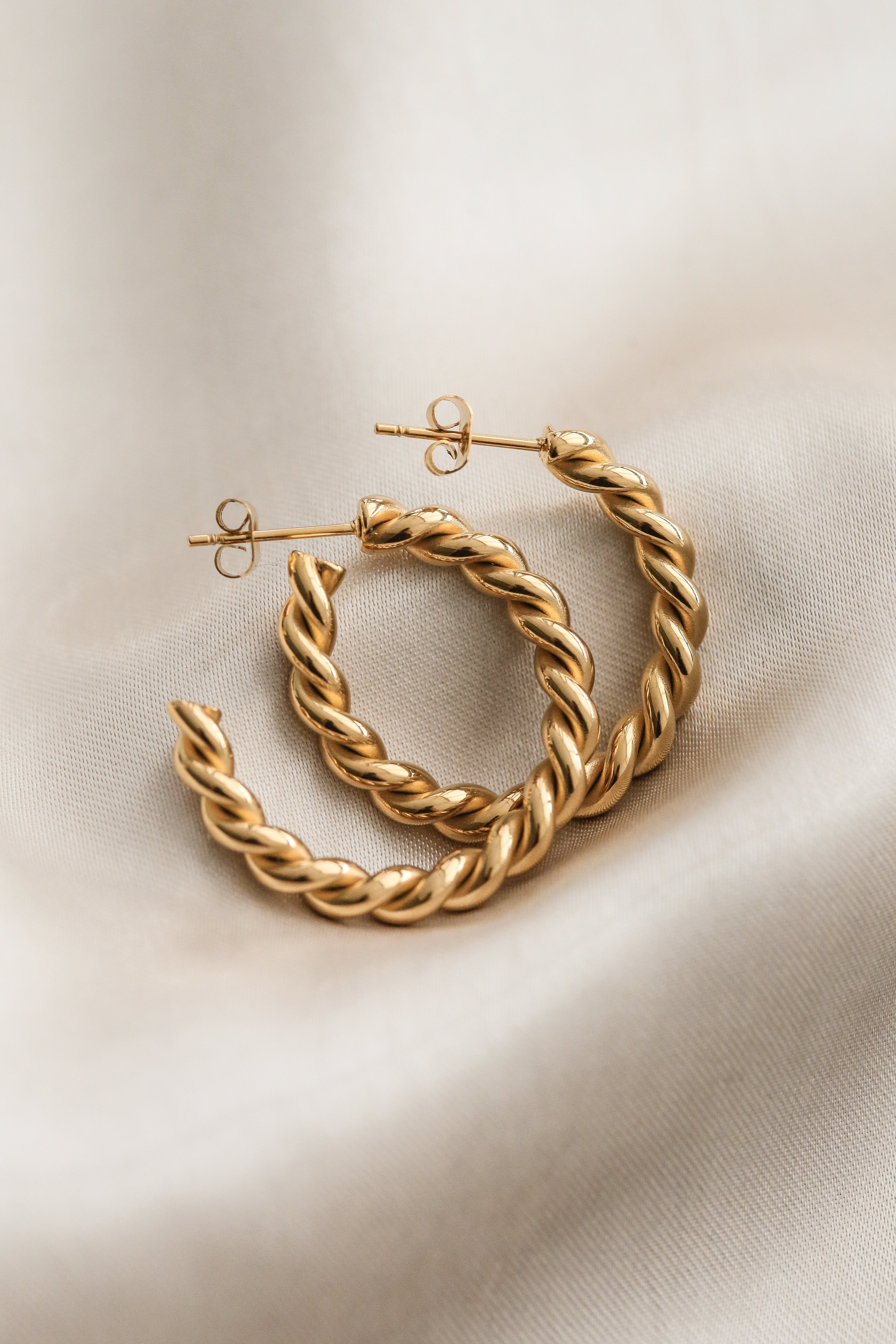 Carrie Hoop Earrings - Boutique Minimaliste has waterproof, durable, elegant and vintage inspired jewelry