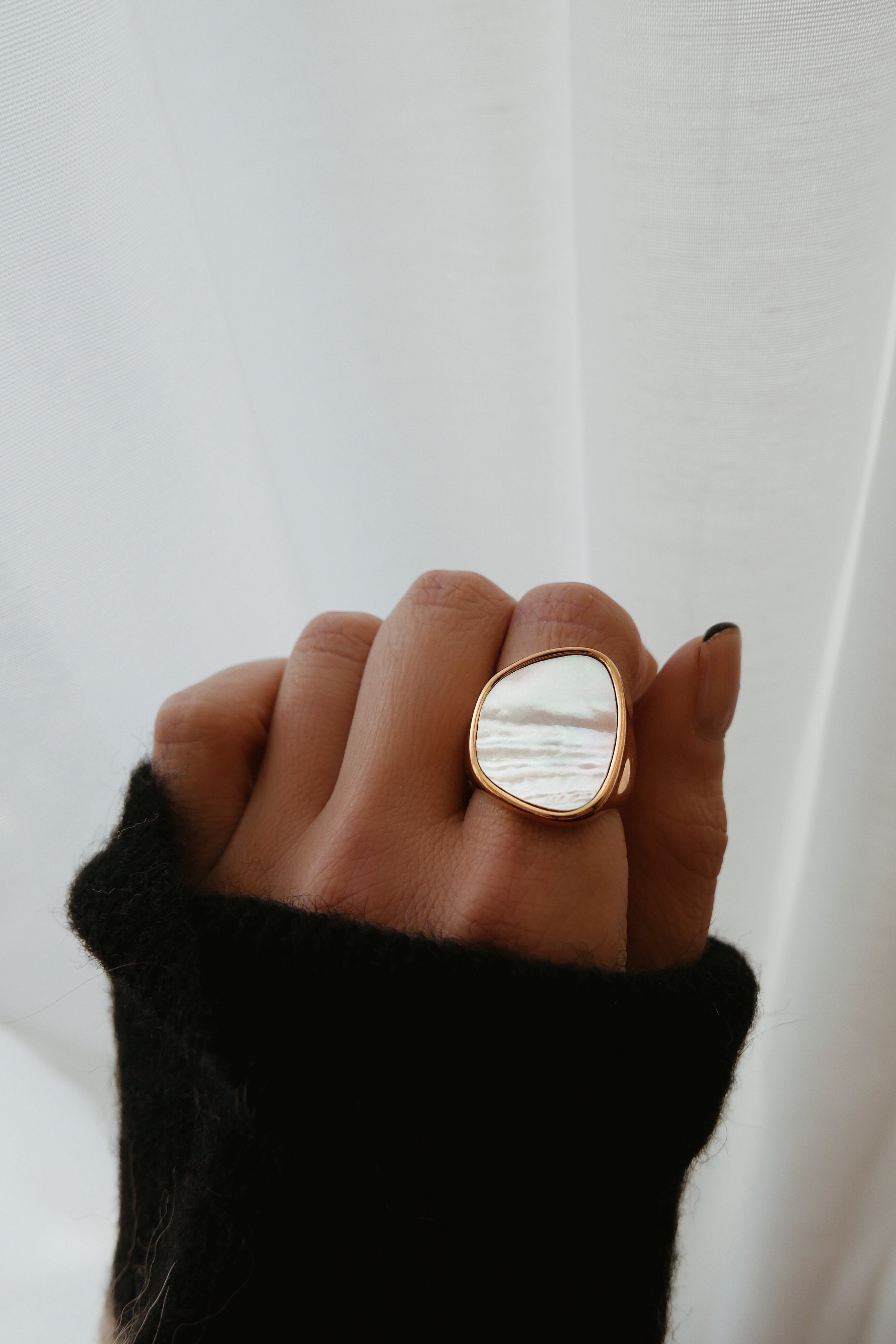 Cassandra Ring - Boutique Minimaliste has waterproof, durable, elegant and vintage inspired jewelry