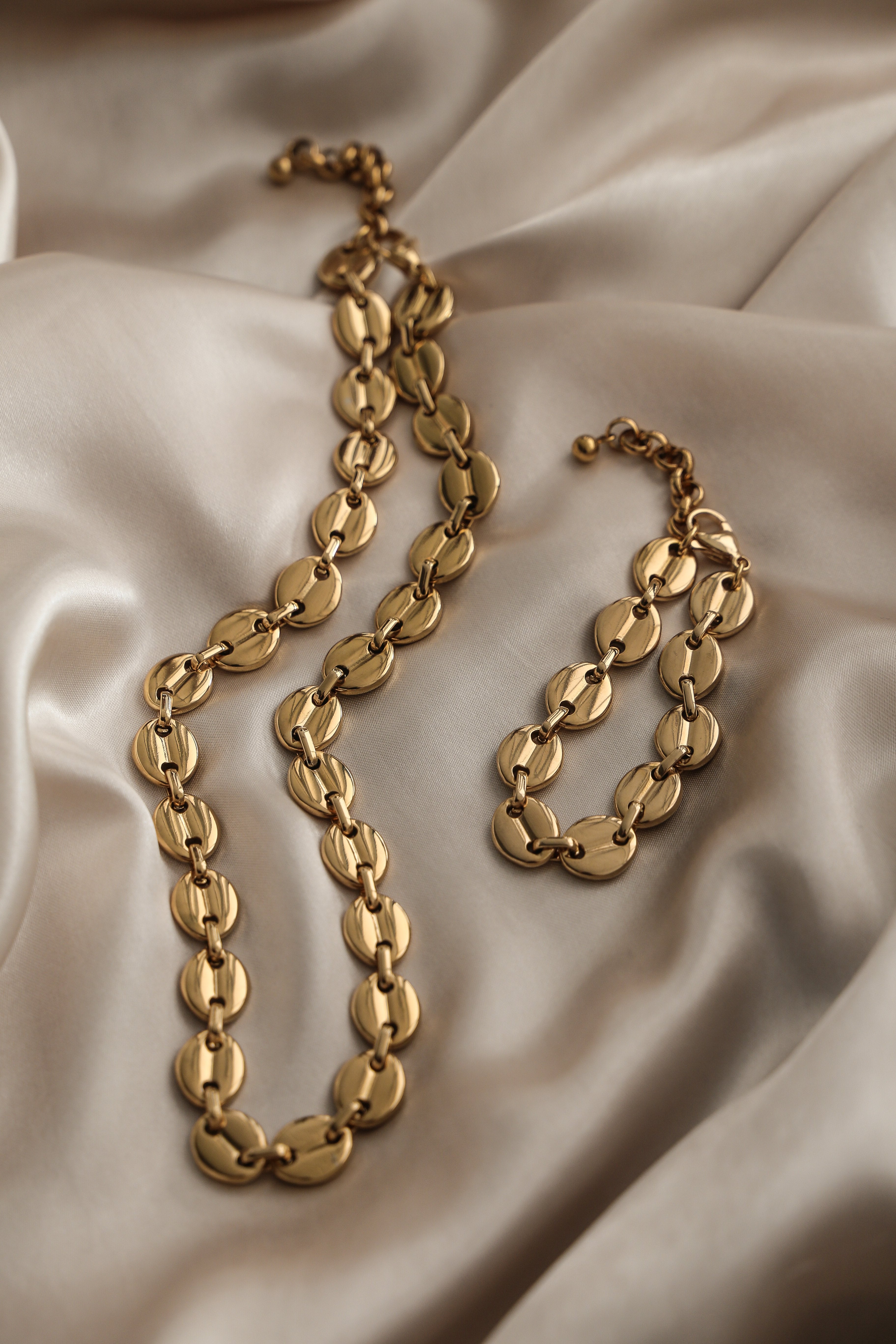 Celeste Bracelet - Boutique Minimaliste has waterproof, durable, elegant and vintage inspired jewelry