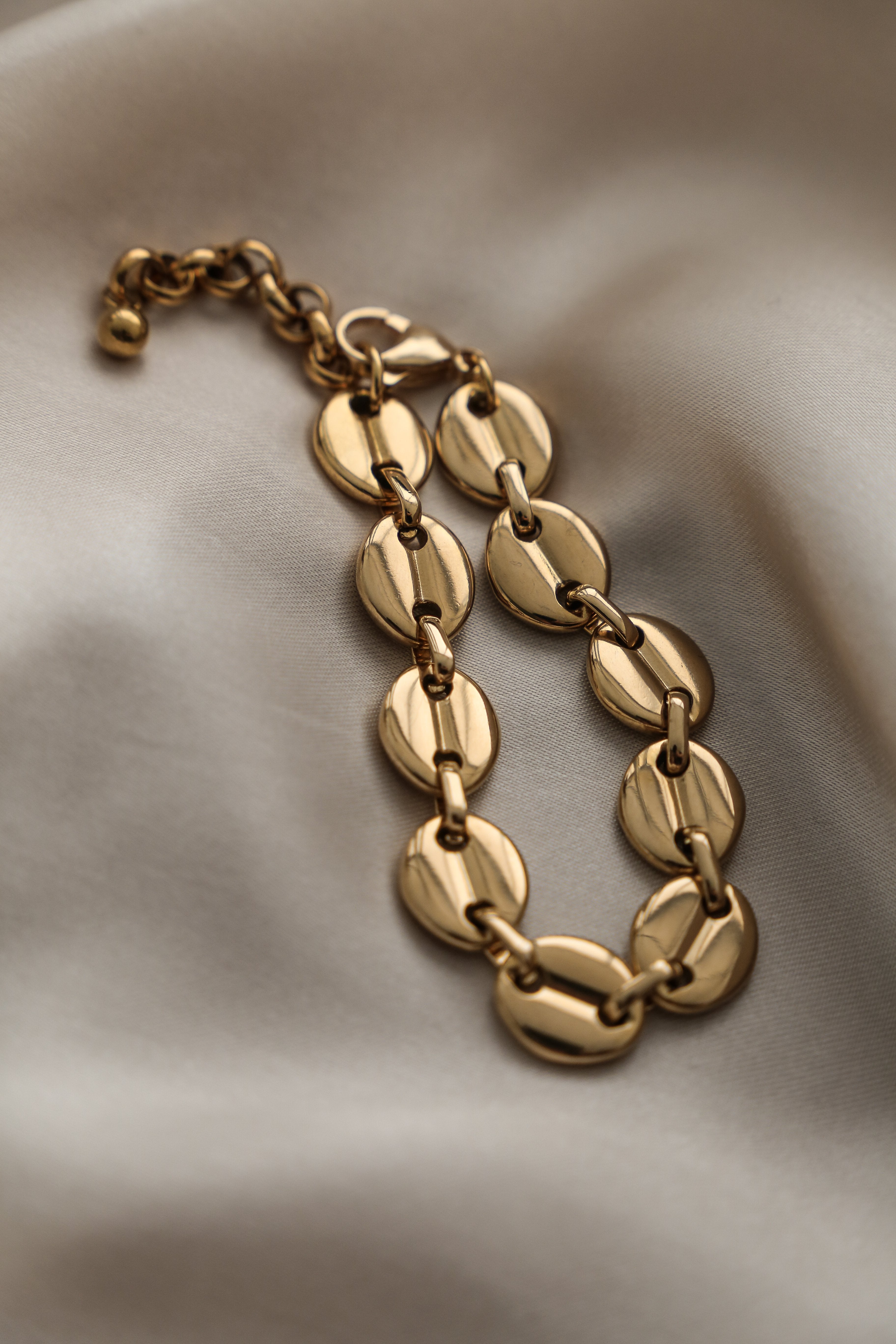 Celeste Bracelet - Boutique Minimaliste has waterproof, durable, elegant and vintage inspired jewelry