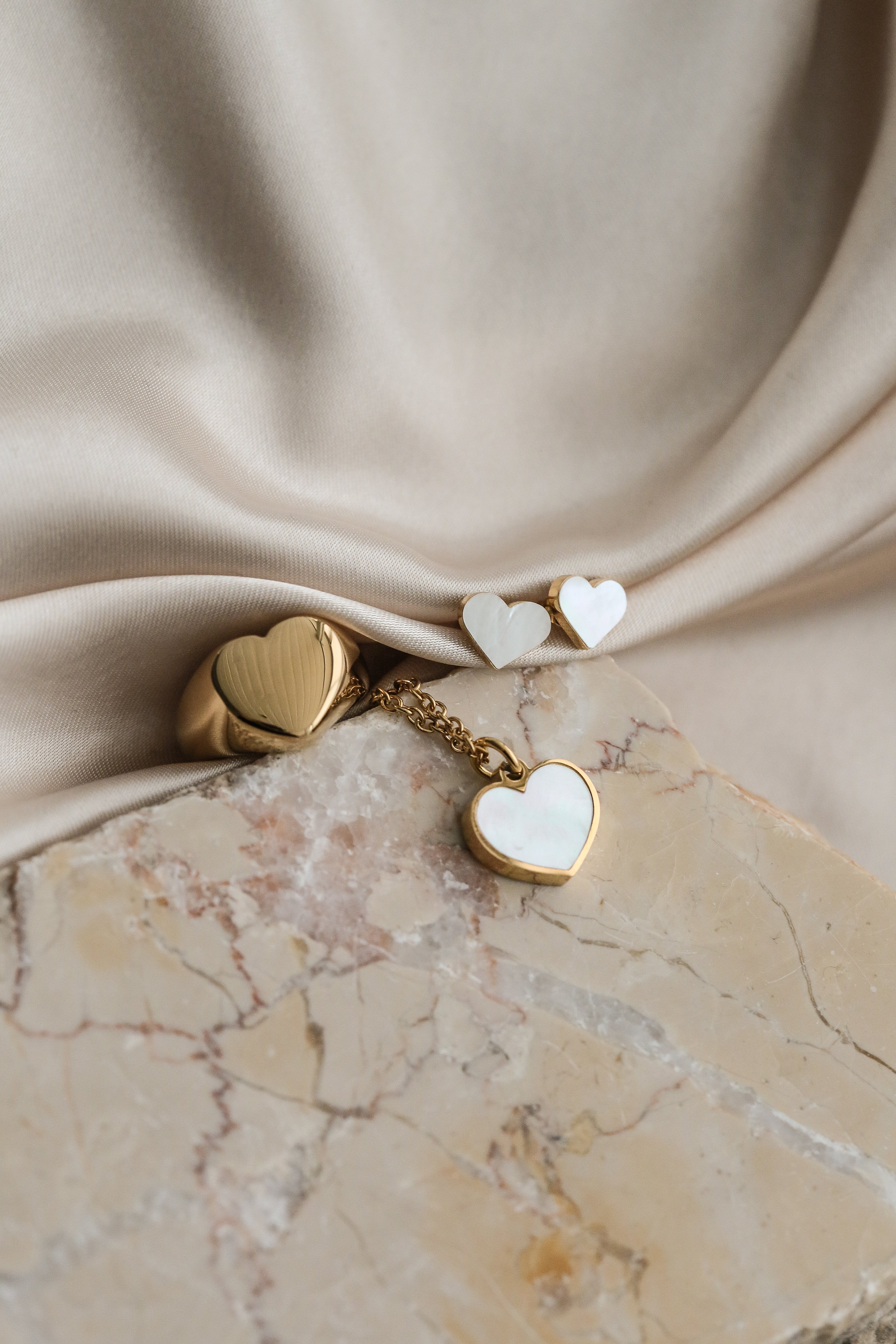 Chloé Studs - Boutique Minimaliste has waterproof, durable, elegant and vintage inspired jewelry