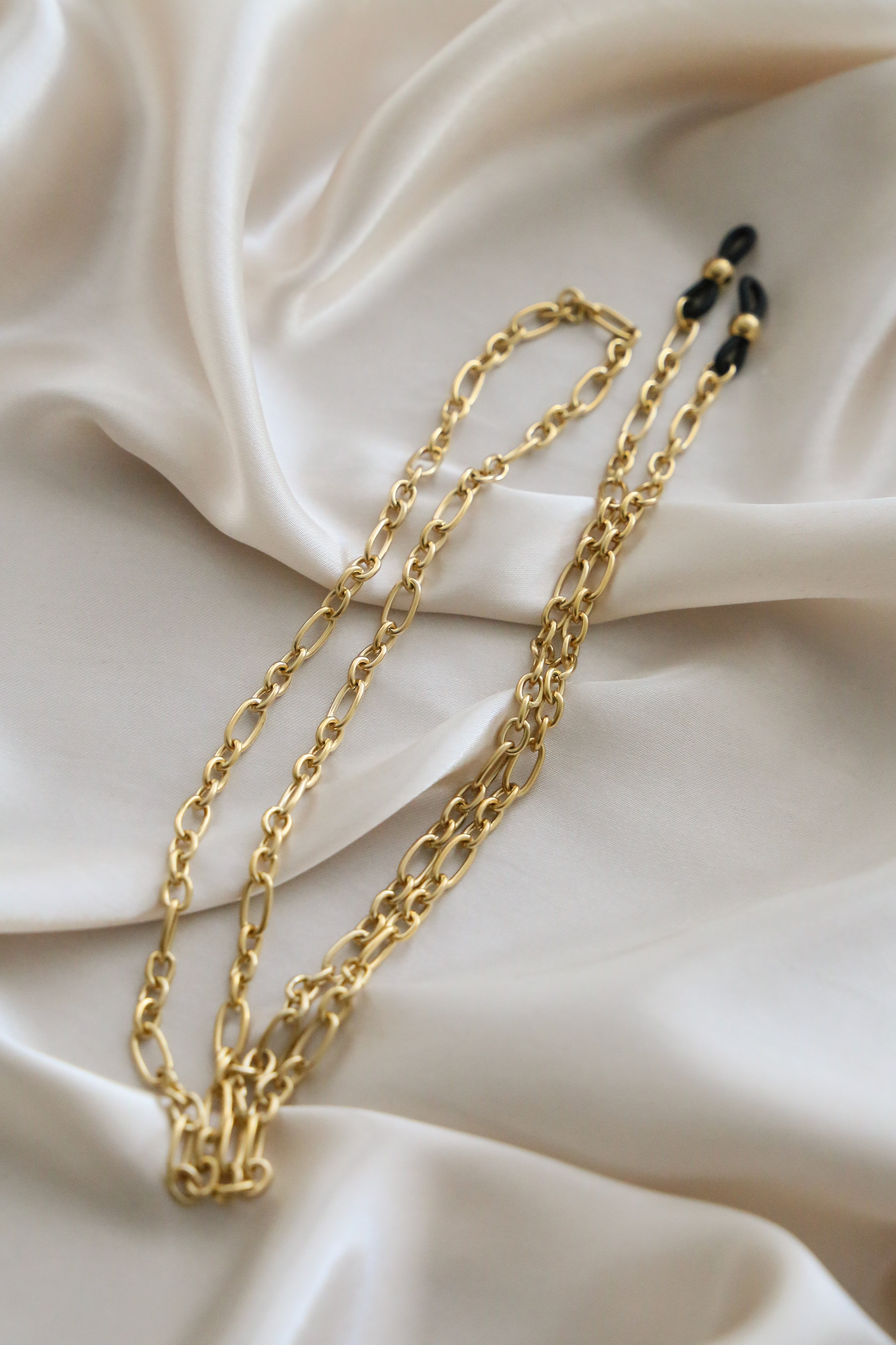 Costa Smeralda Sunglasses Chain - Boutique Minimaliste has waterproof, durable, elegant and vintage inspired jewelry