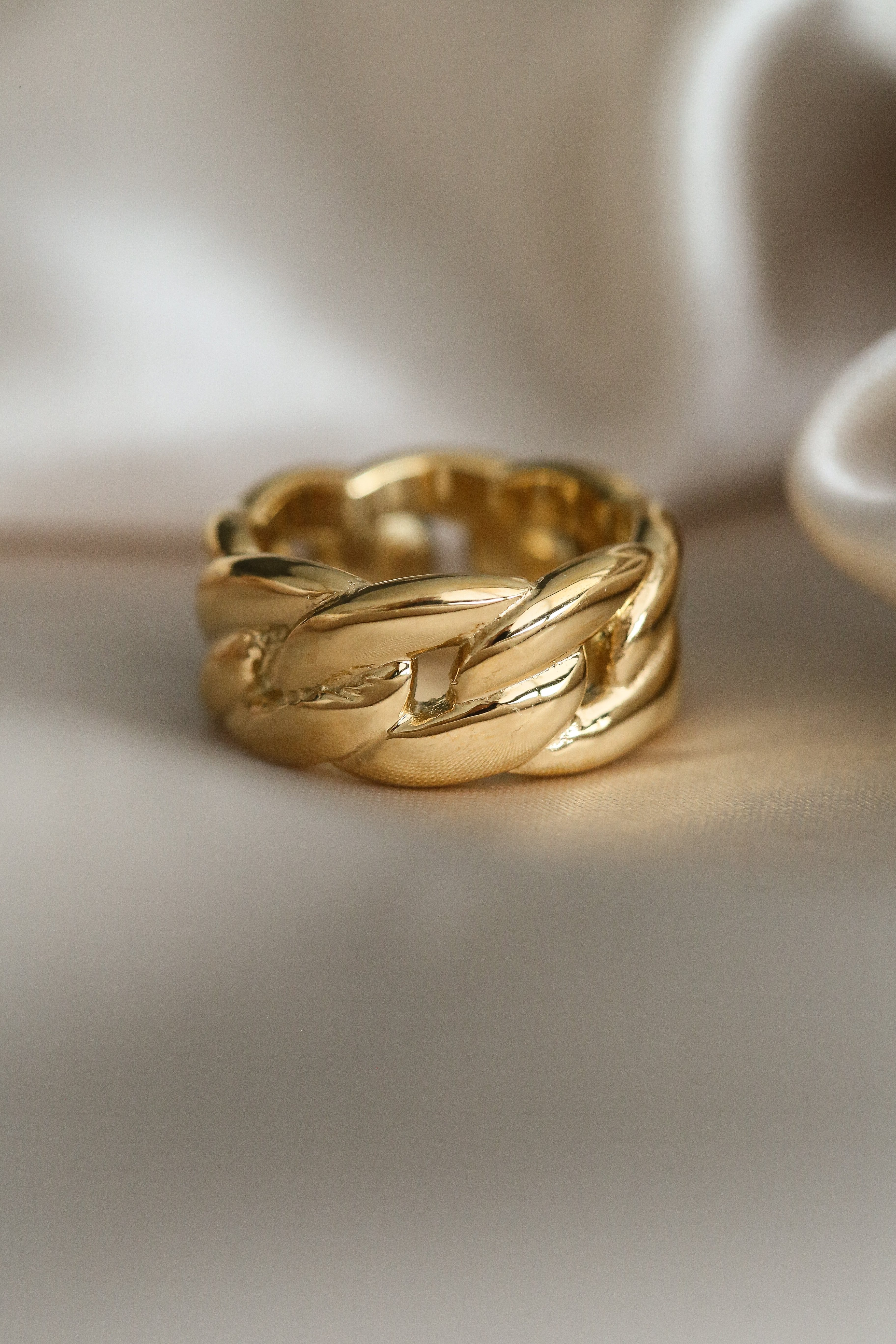 Dahlia Ring - Boutique Minimaliste has waterproof, durable, elegant and vintage inspired jewelry