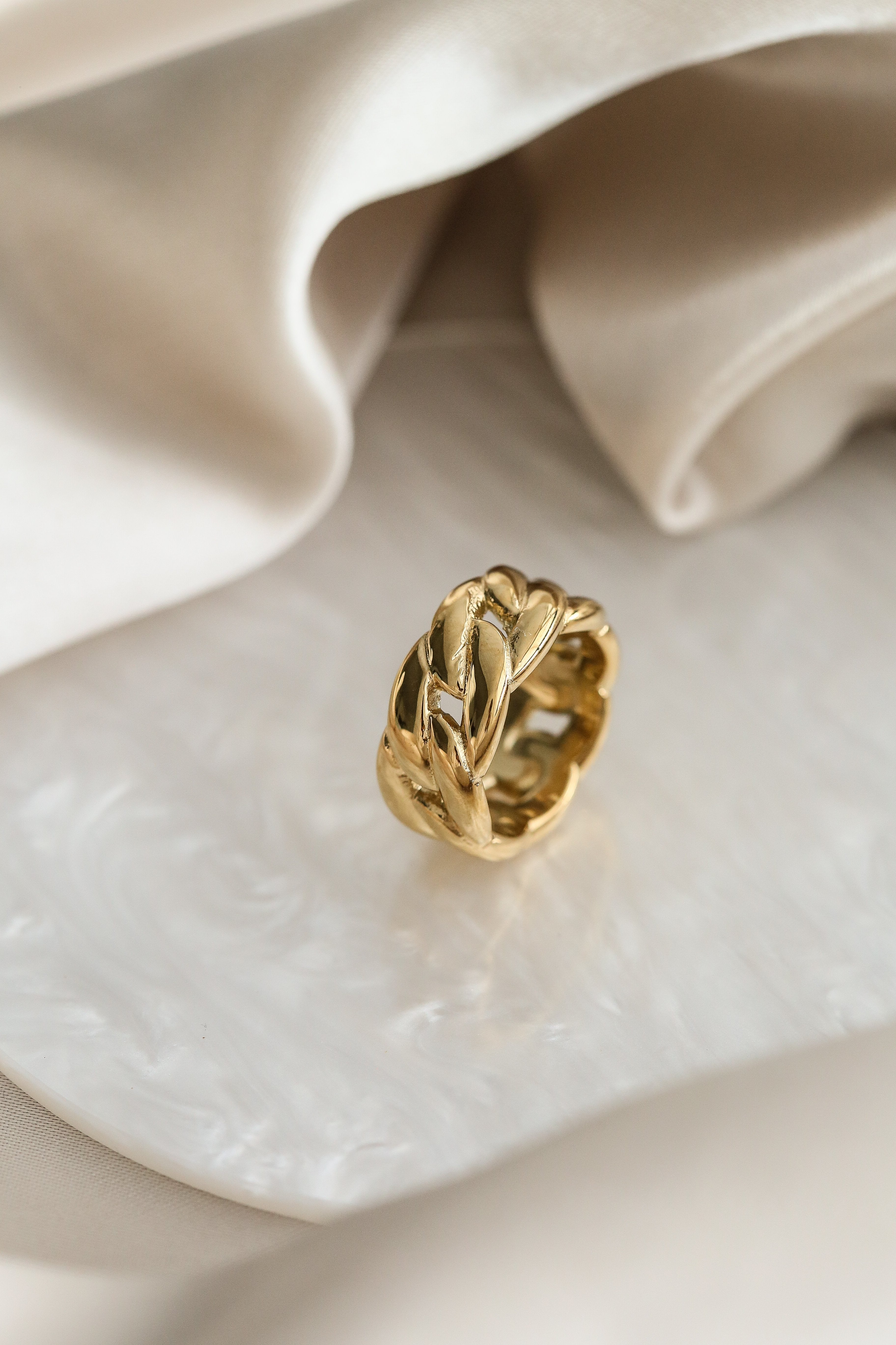 Dahlia Ring - Boutique Minimaliste has waterproof, durable, elegant and vintage inspired jewelry