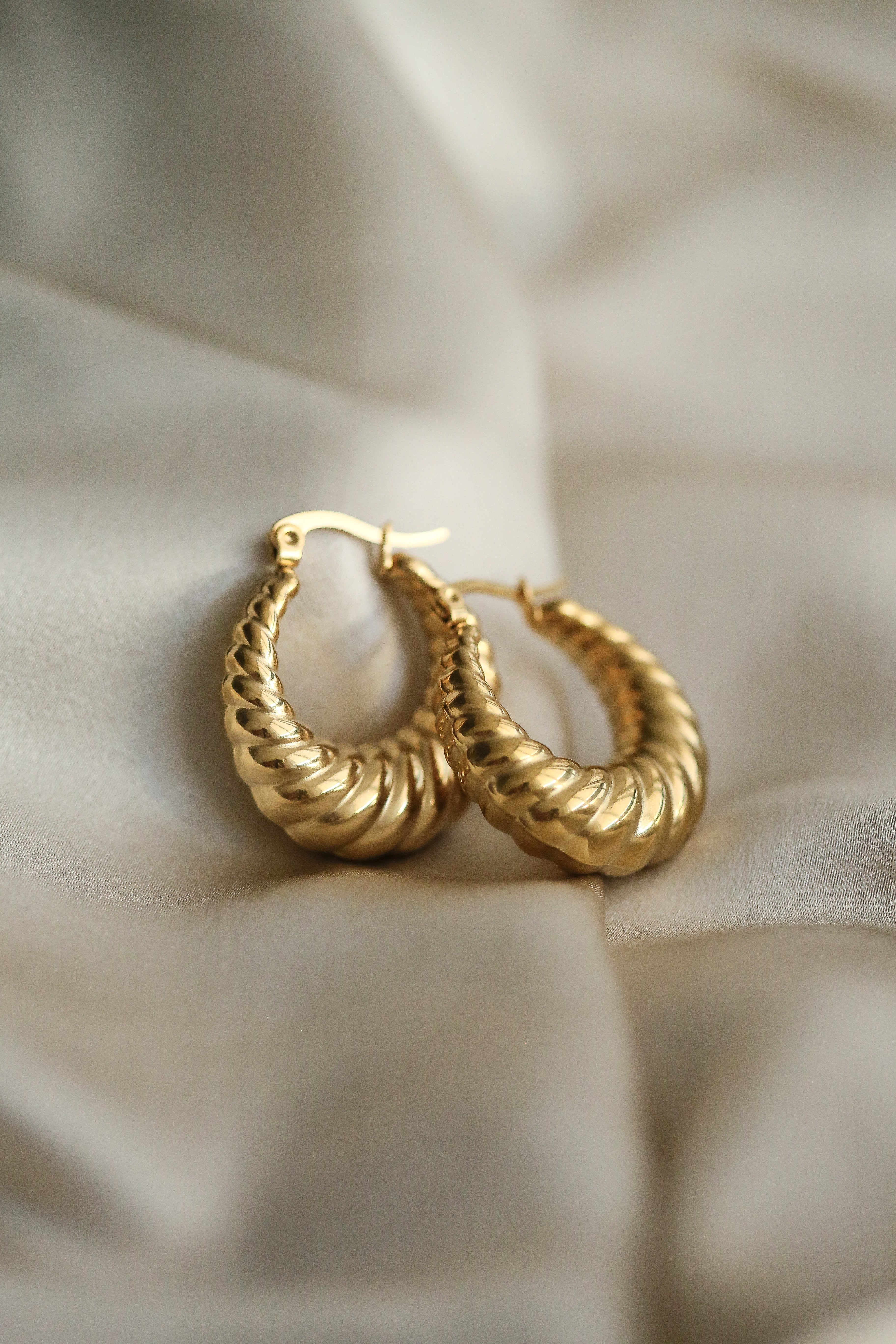 Diane Hoop Earrings - Boutique Minimaliste has waterproof, durable, elegant and vintage inspired jewelry