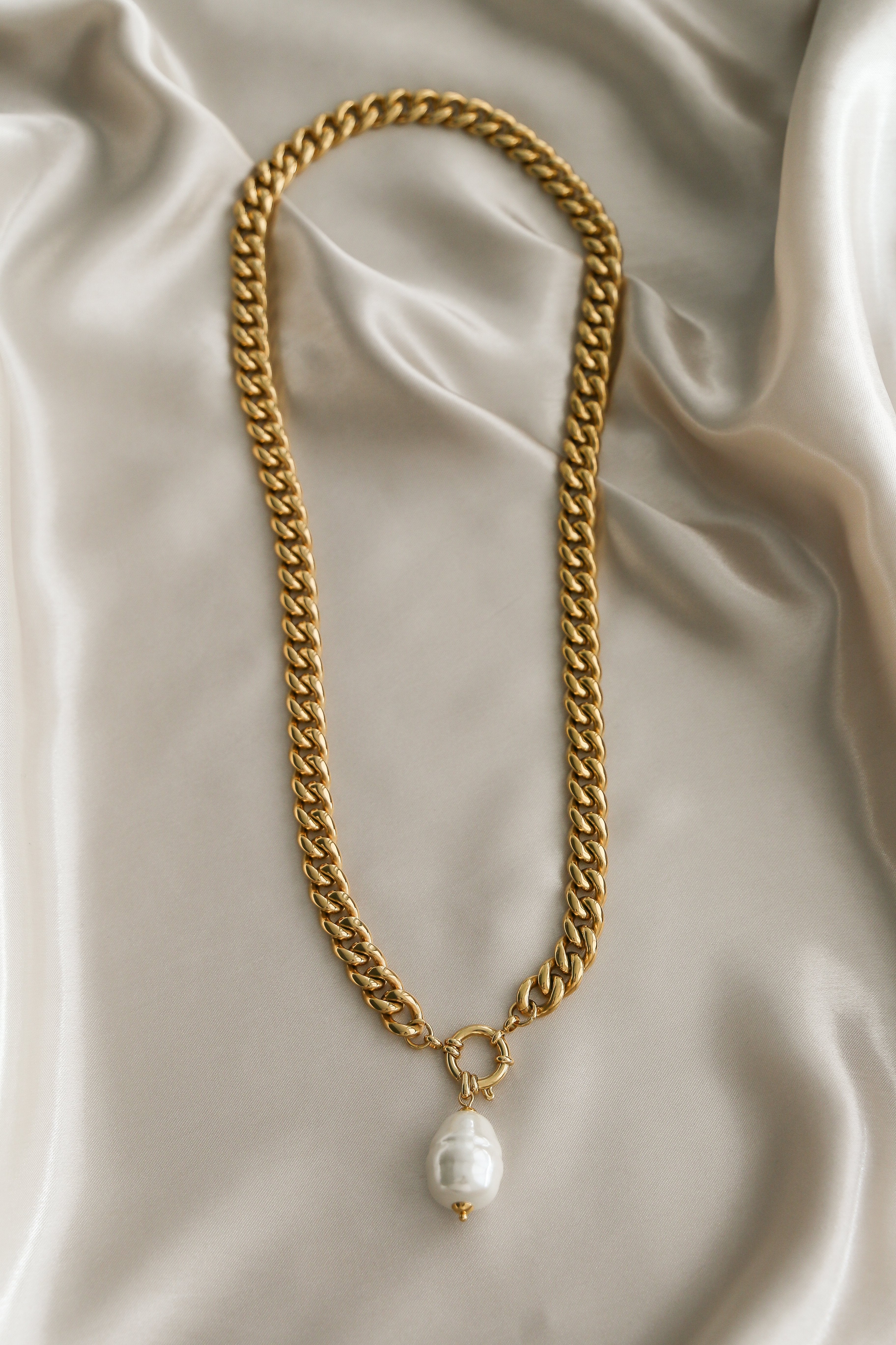 Dolce Necklace - Boutique Minimaliste has waterproof, durable, elegant and vintage inspired jewelry