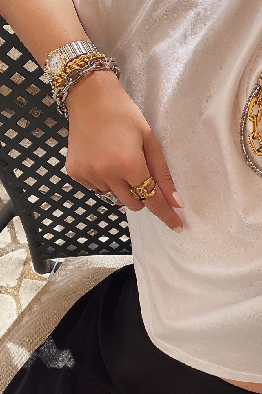 Emilia Cuff - Boutique Minimaliste has waterproof, durable, elegant and vintage inspired jewelry