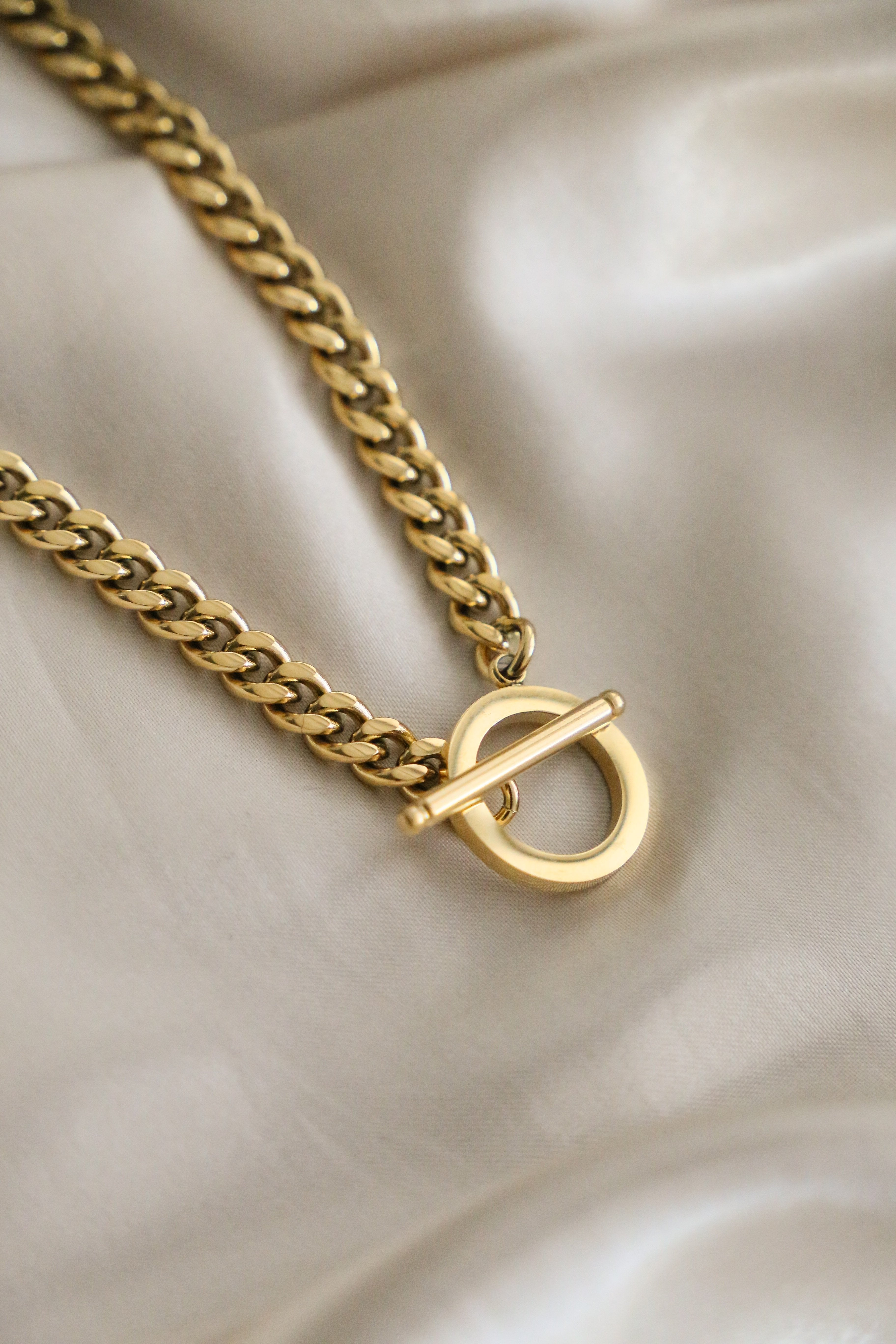 Essence Necklace - Boutique Minimaliste has waterproof, durable, elegant and vintage inspired jewelry