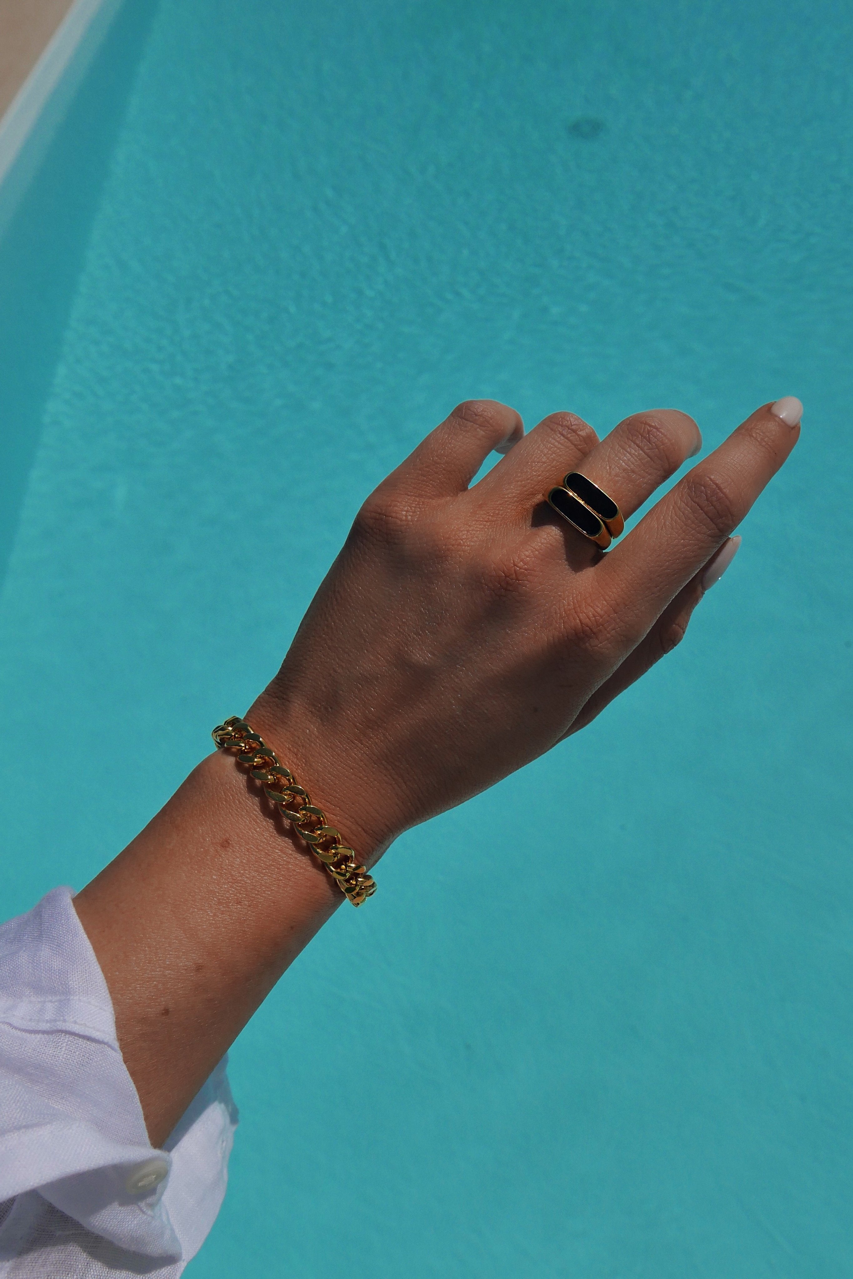 Esther Ring - Boutique Minimaliste has waterproof, durable, elegant and vintage inspired jewelry