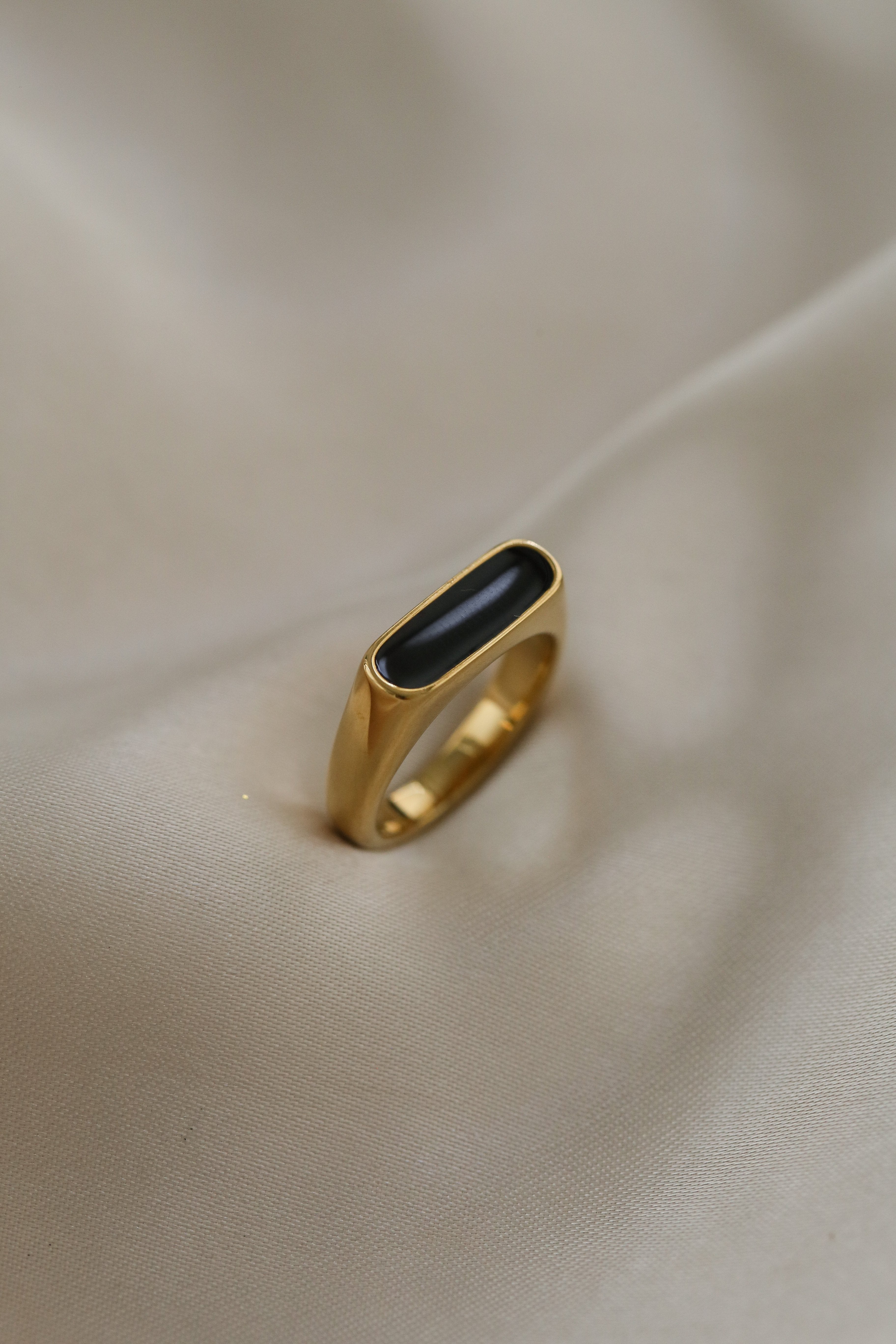 Esther Ring - Boutique Minimaliste has waterproof, durable, elegant and vintage inspired jewelry