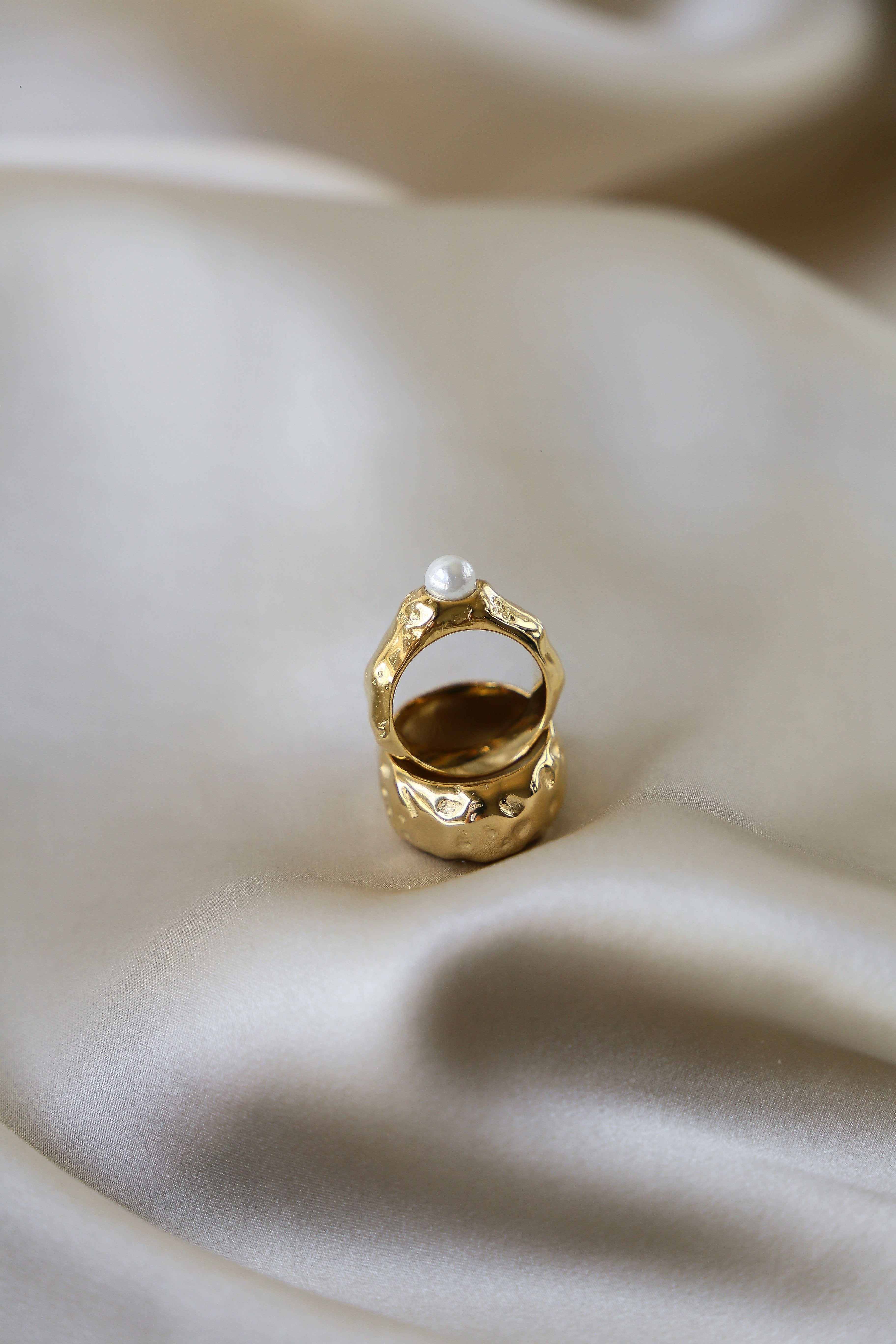 Filippa Ring - Boutique Minimaliste has waterproof, durable, elegant and vintage inspired jewelry