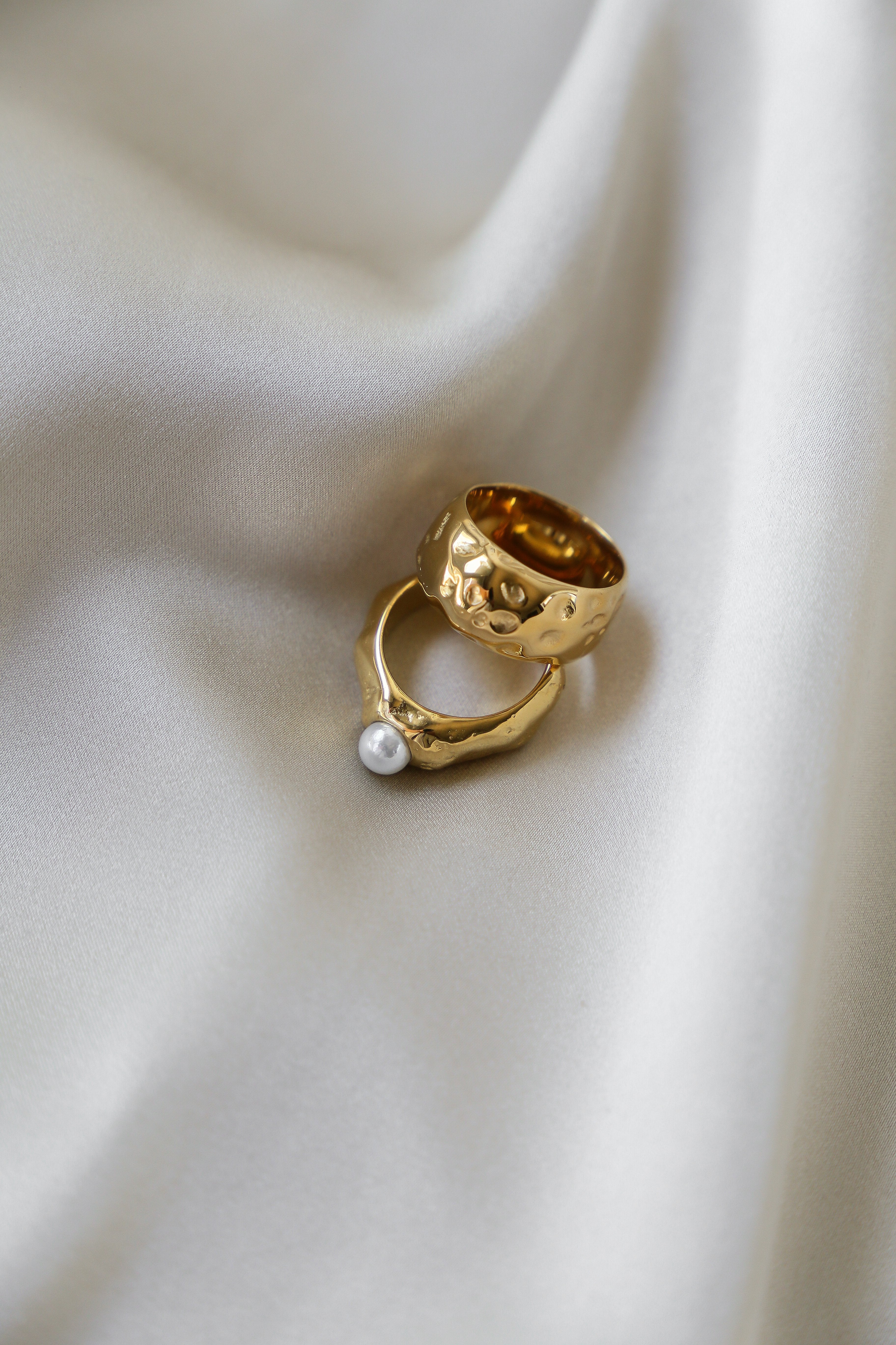 Filippa Ring - Boutique Minimaliste has waterproof, durable, elegant and vintage inspired jewelry