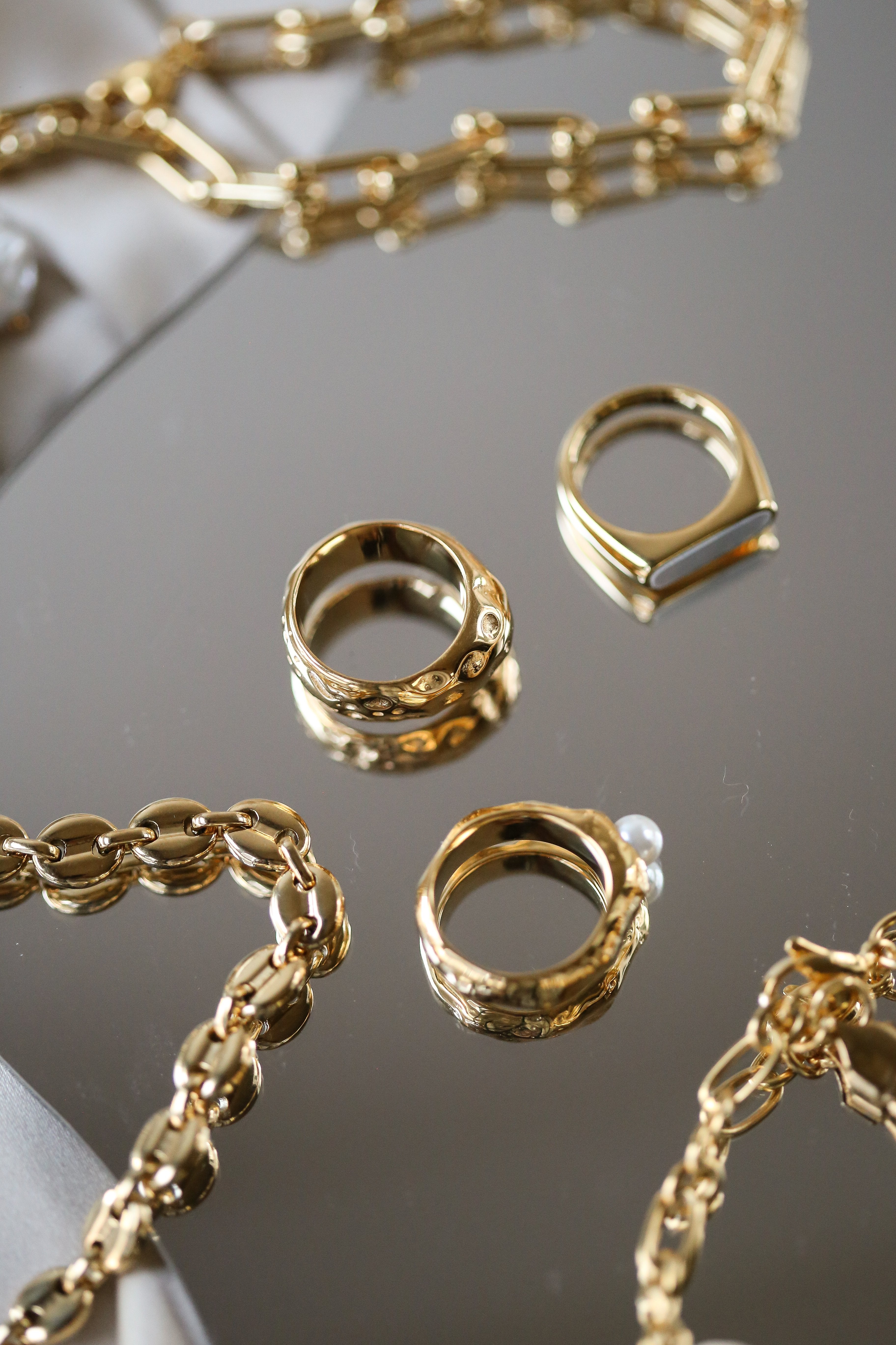 Fiona Ring - Boutique Minimaliste has waterproof, durable, elegant and vintage inspired jewelry