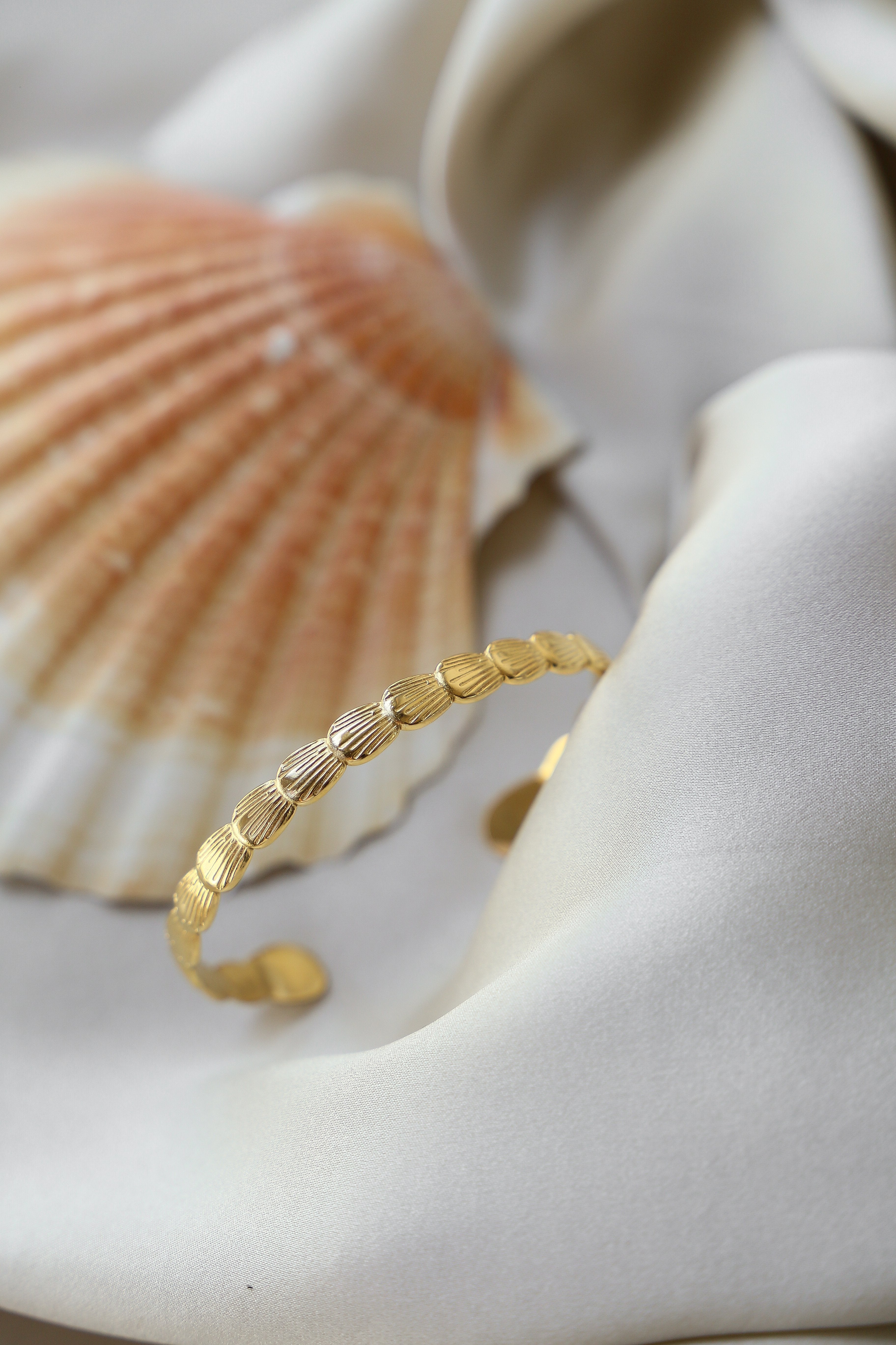 Fleur Cuff - Boutique Minimaliste has waterproof, durable, elegant and vintage inspired jewelry