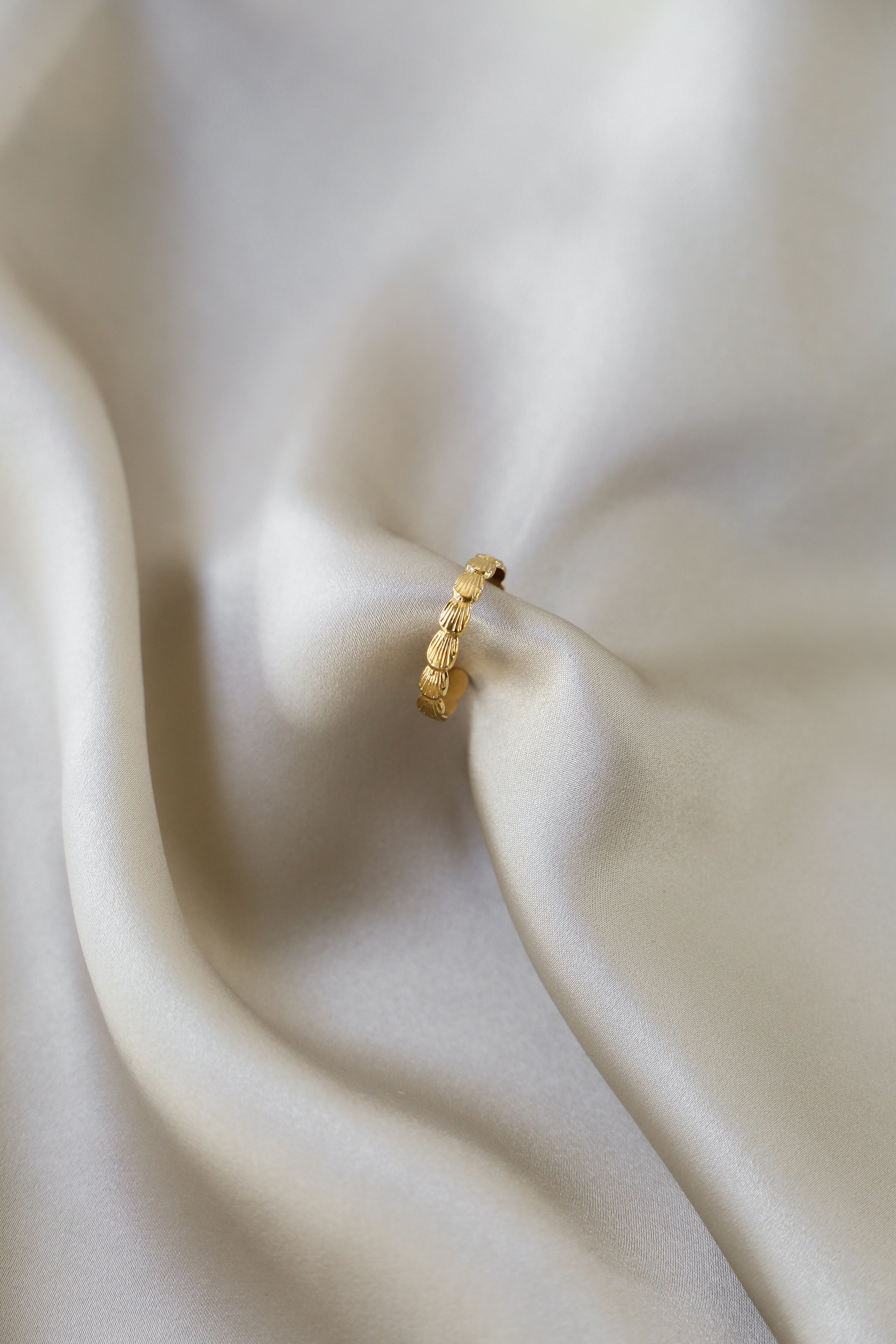 Fleur Ring - Boutique Minimaliste has waterproof, durable, elegant and vintage inspired jewelry