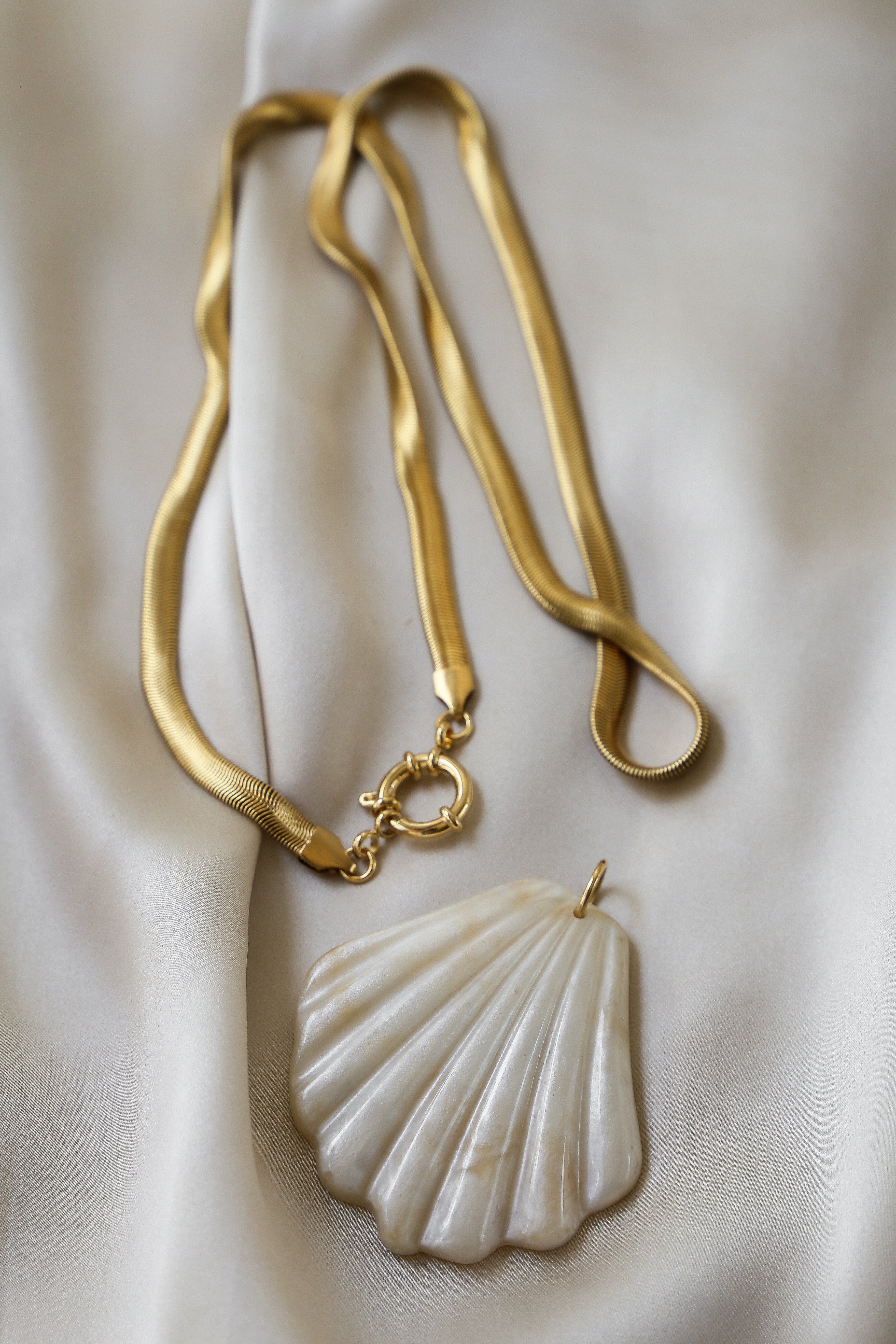 Francine Necklace - Boutique Minimaliste has waterproof, durable, elegant and vintage inspired jewelry