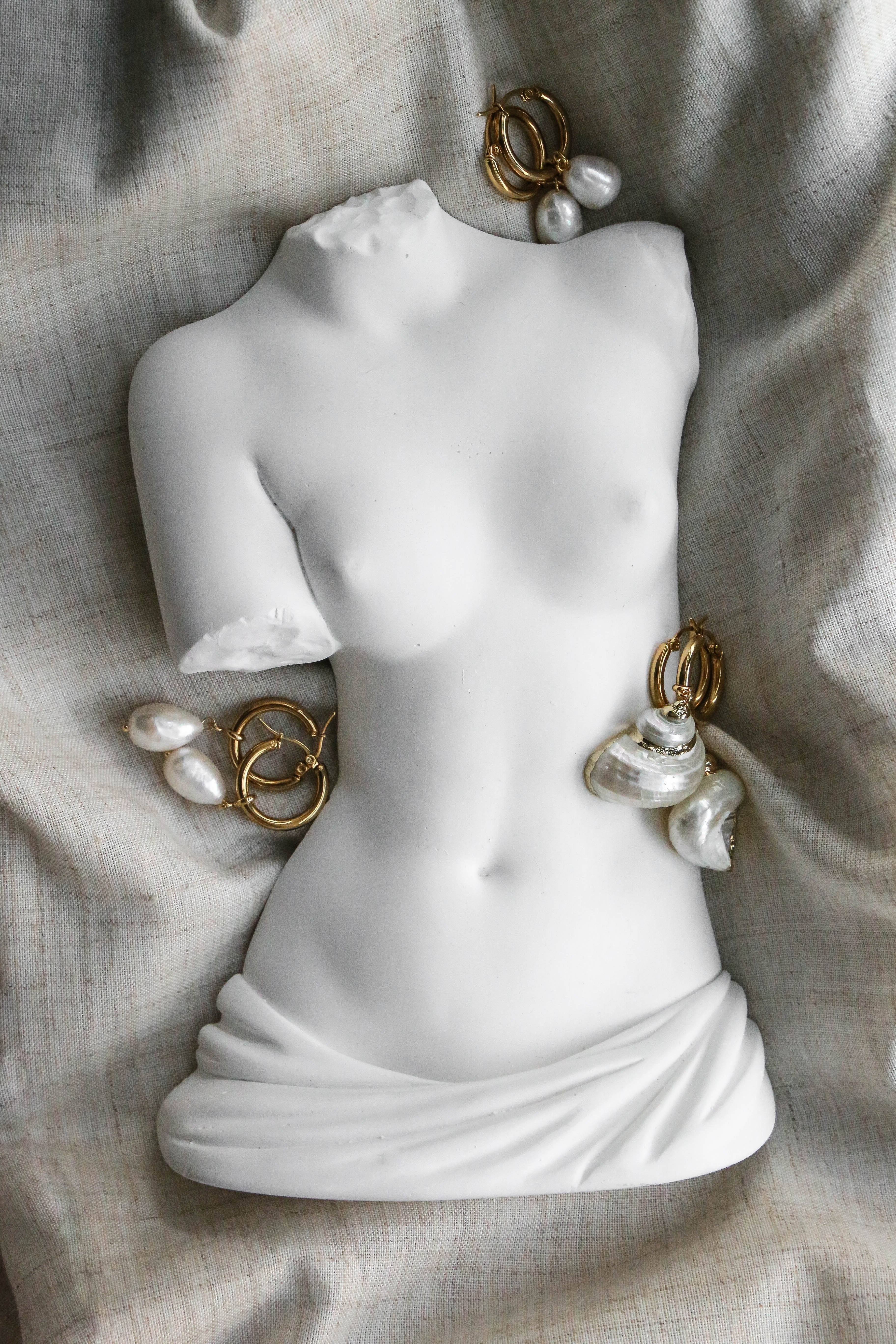 Frédérique Hoop Earrings - Boutique Minimaliste has waterproof, durable, elegant and vintage inspired jewelry