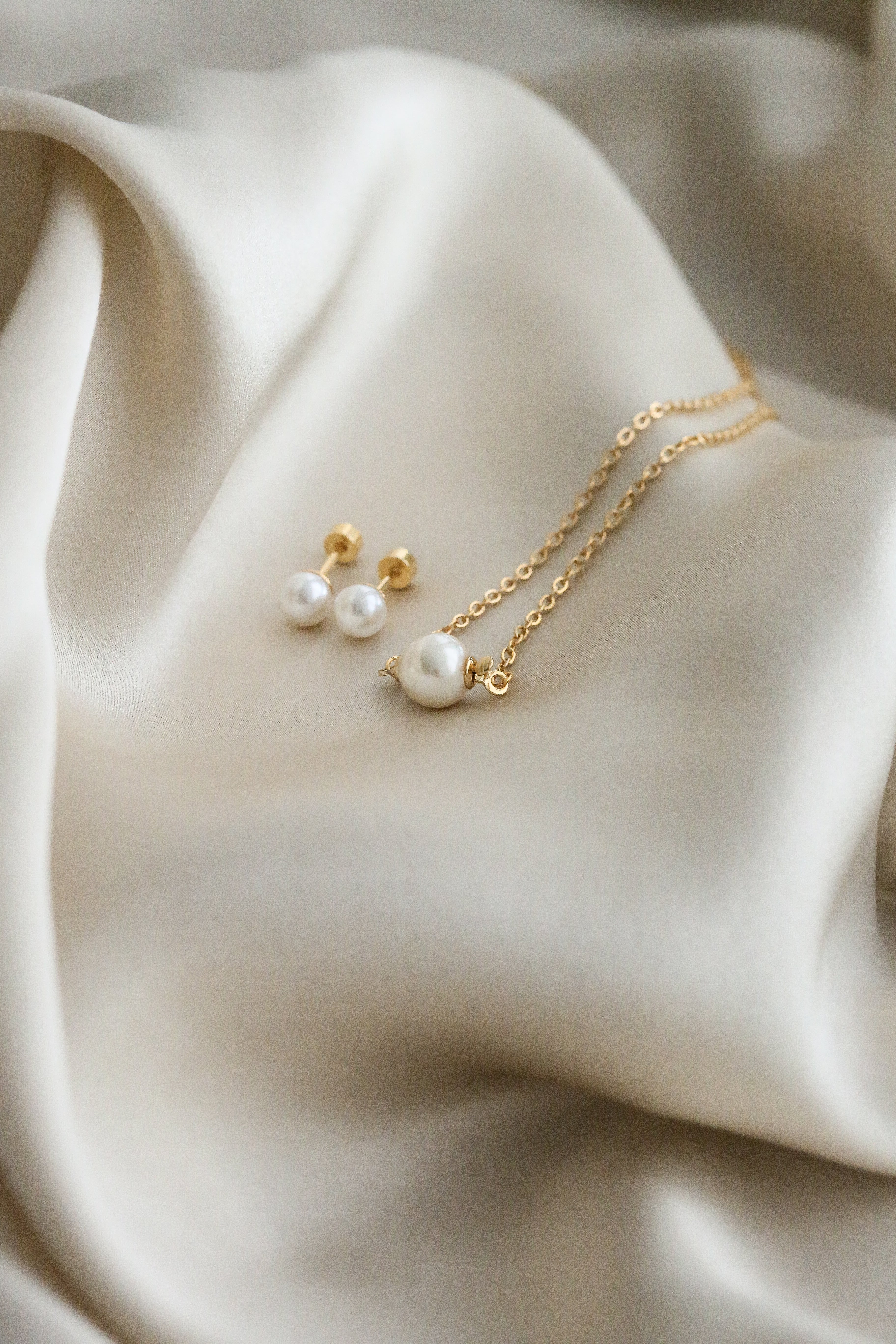 Genuine Vintage Pearl Necklace - Boutique Minimaliste has waterproof, durable, elegant and vintage inspired jewelry