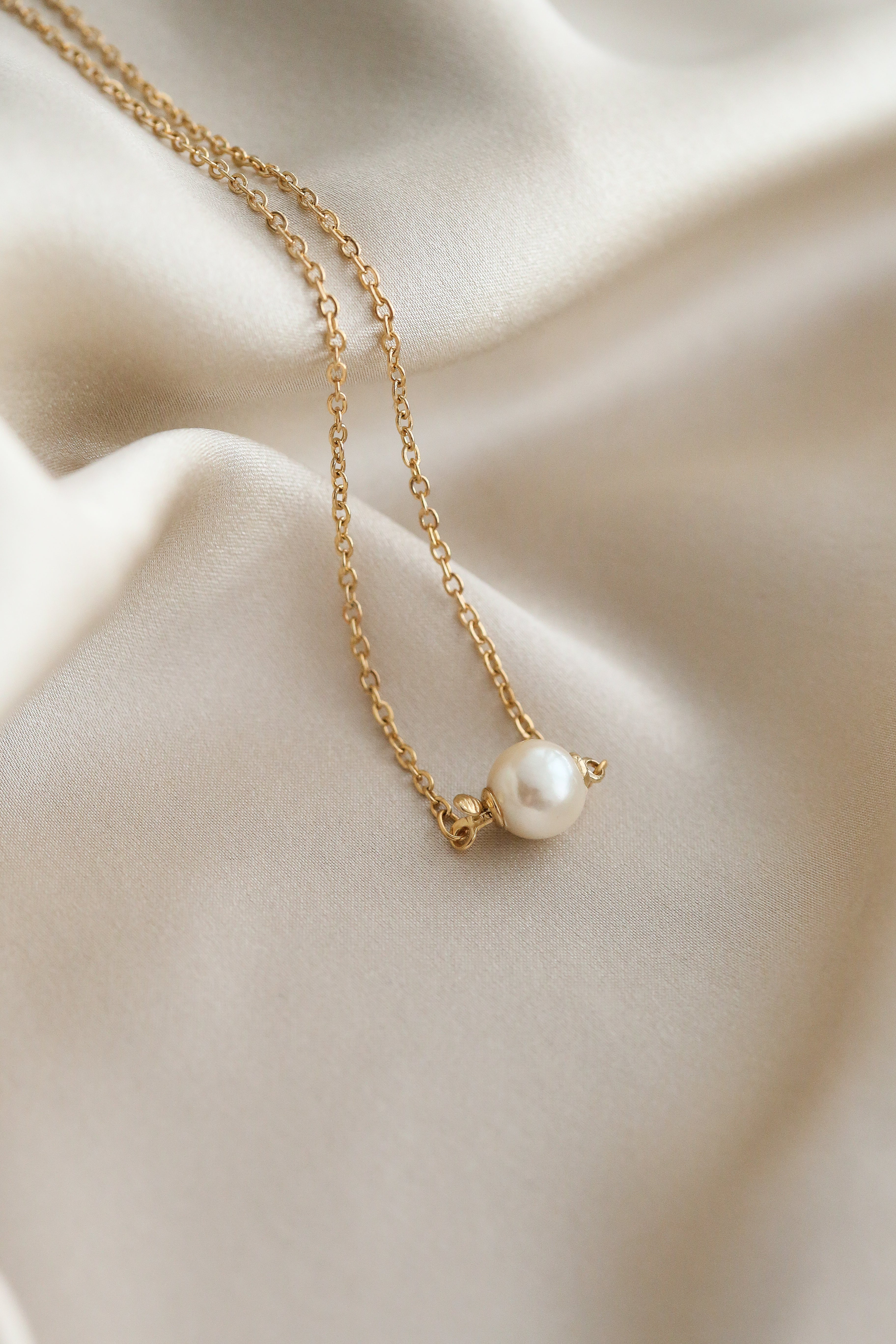 Genuine Vintage Pearl Necklace - Boutique Minimaliste has waterproof, durable, elegant and vintage inspired jewelry