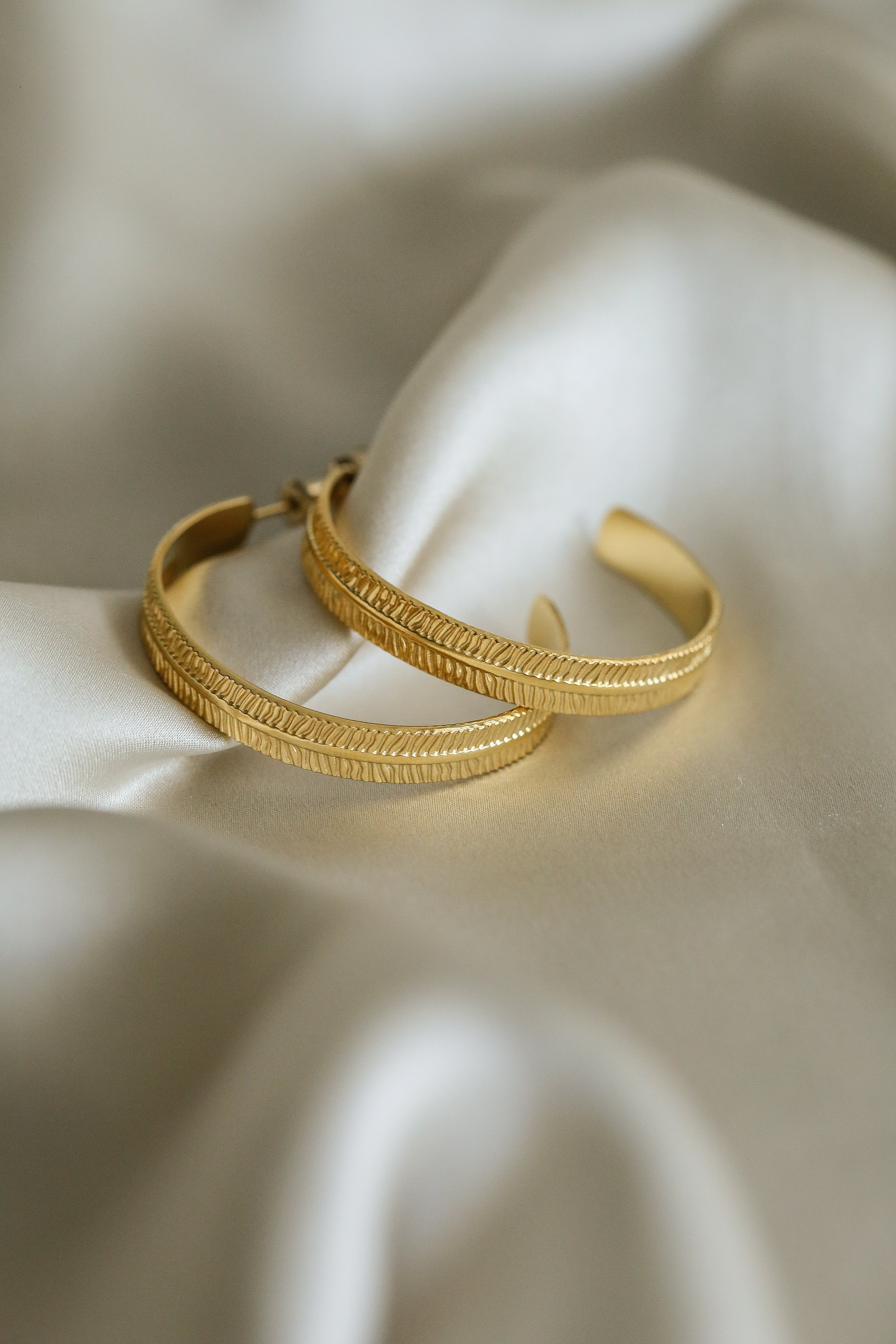 Gia Hoop Earrings - Boutique Minimaliste has waterproof, durable, elegant and vintage inspired jewelry