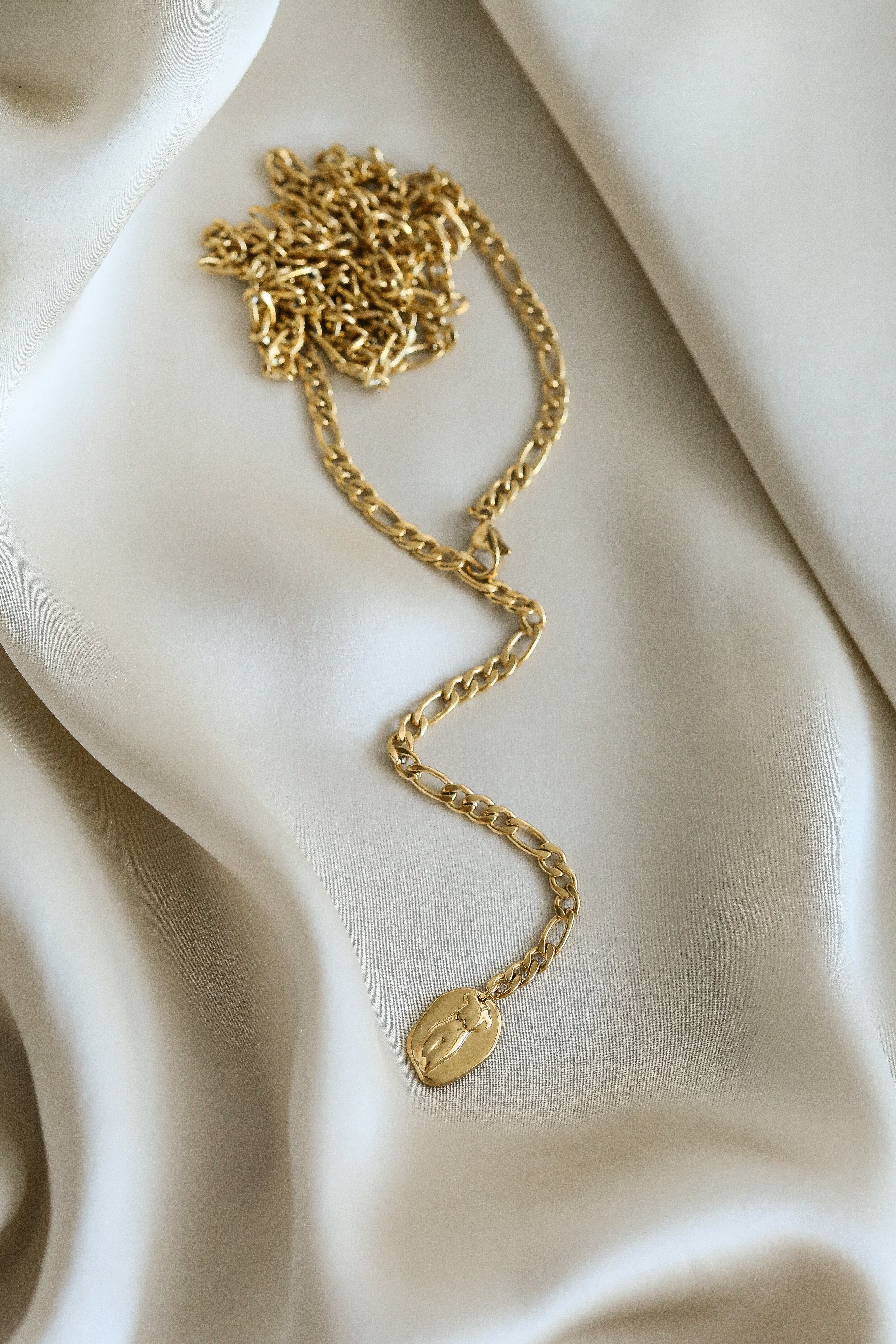 Ginny Belt - Boutique Minimaliste has waterproof, durable, elegant and vintage inspired jewelry